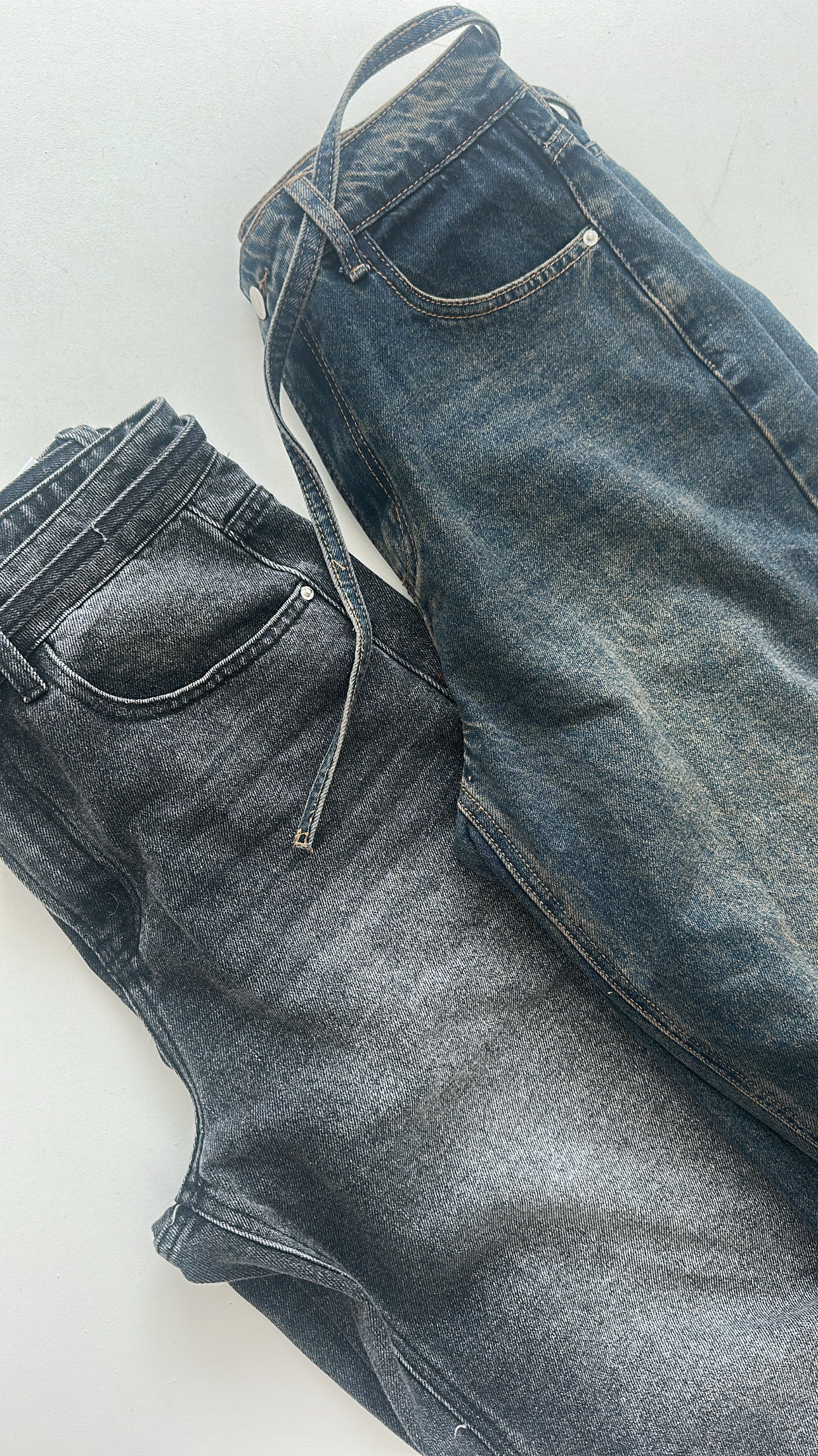 Jeans Hose mit Bindegürtel