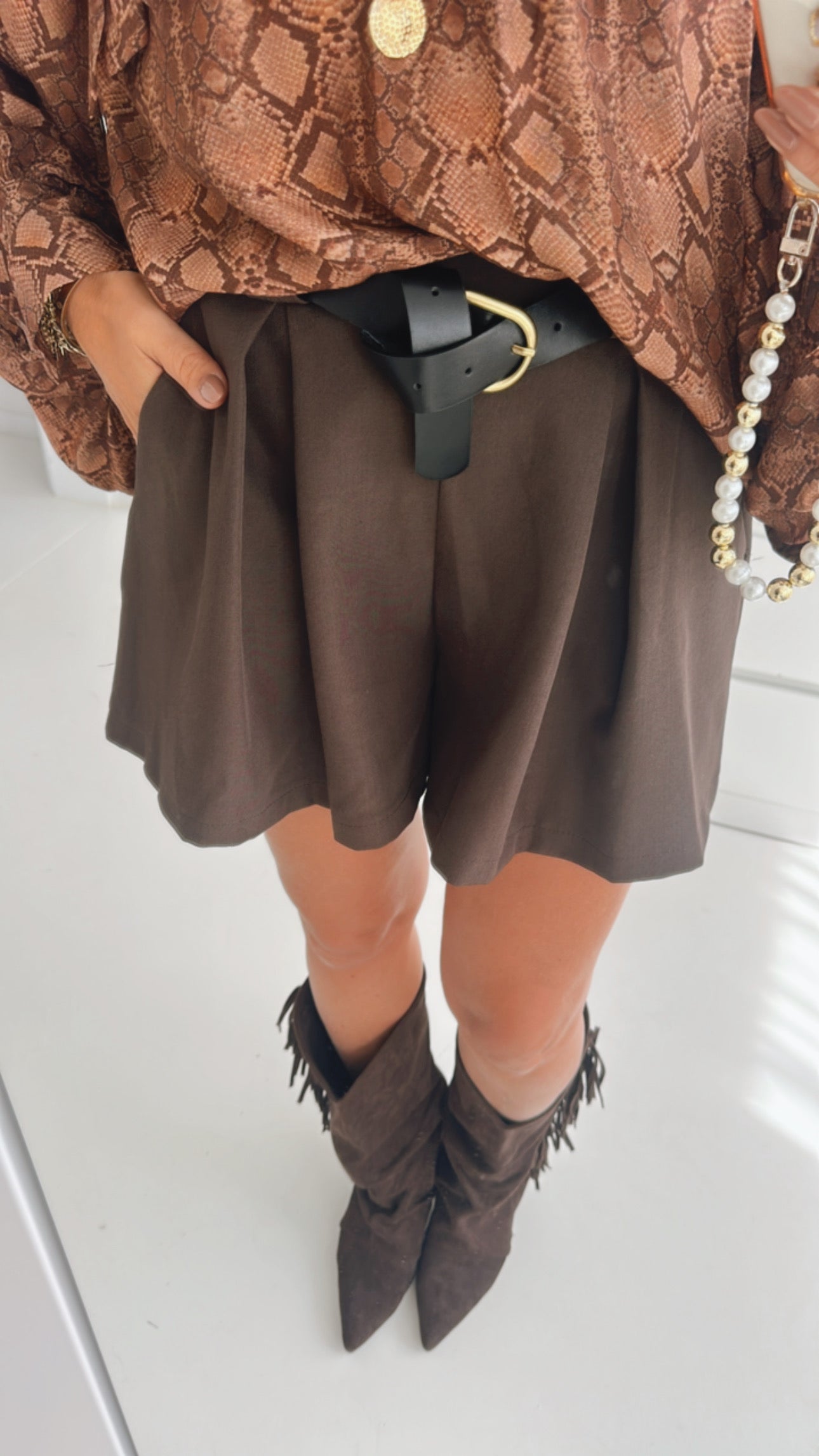 Fine Shorts mit Gürtel