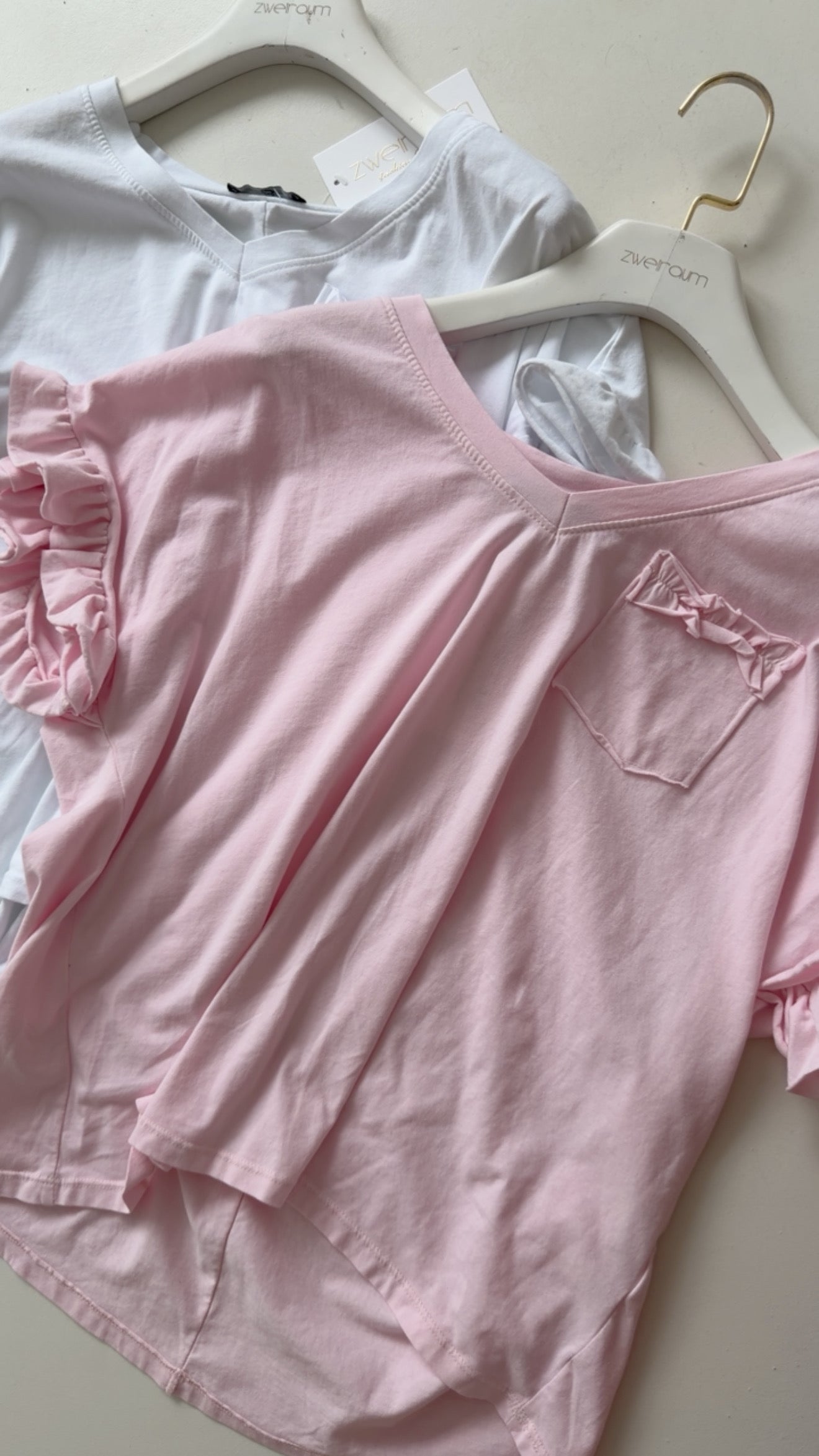 Shirt V-Neck Rüschenarm