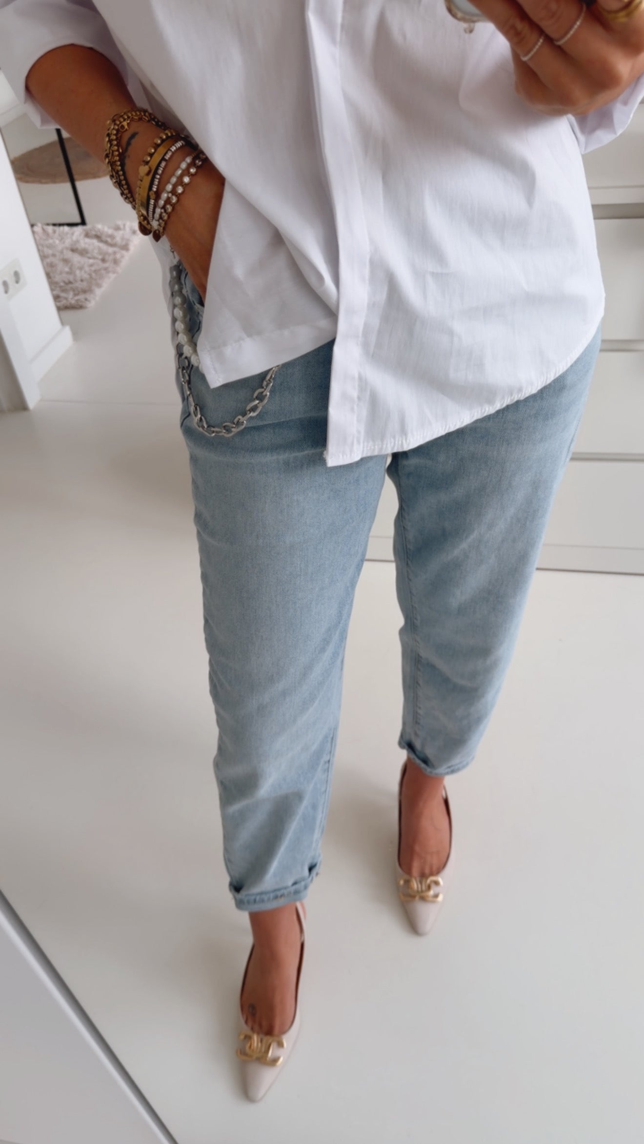 Mom Jeans Pearl Chain