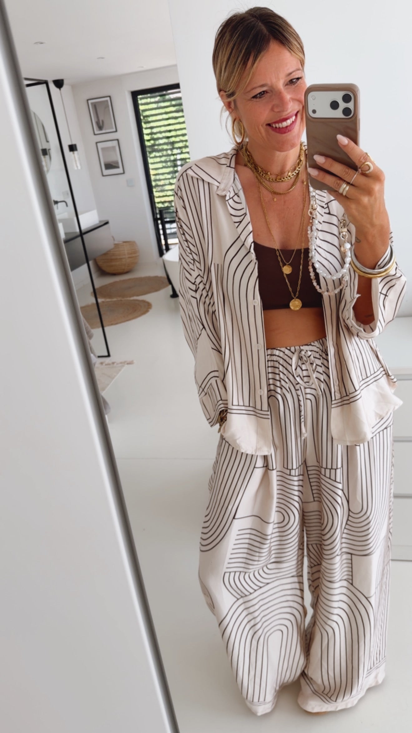 Loose Shirt Rainbow Pattern