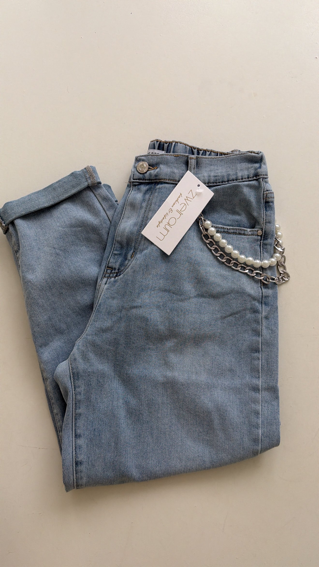 Mom Jeans Pearl Chain