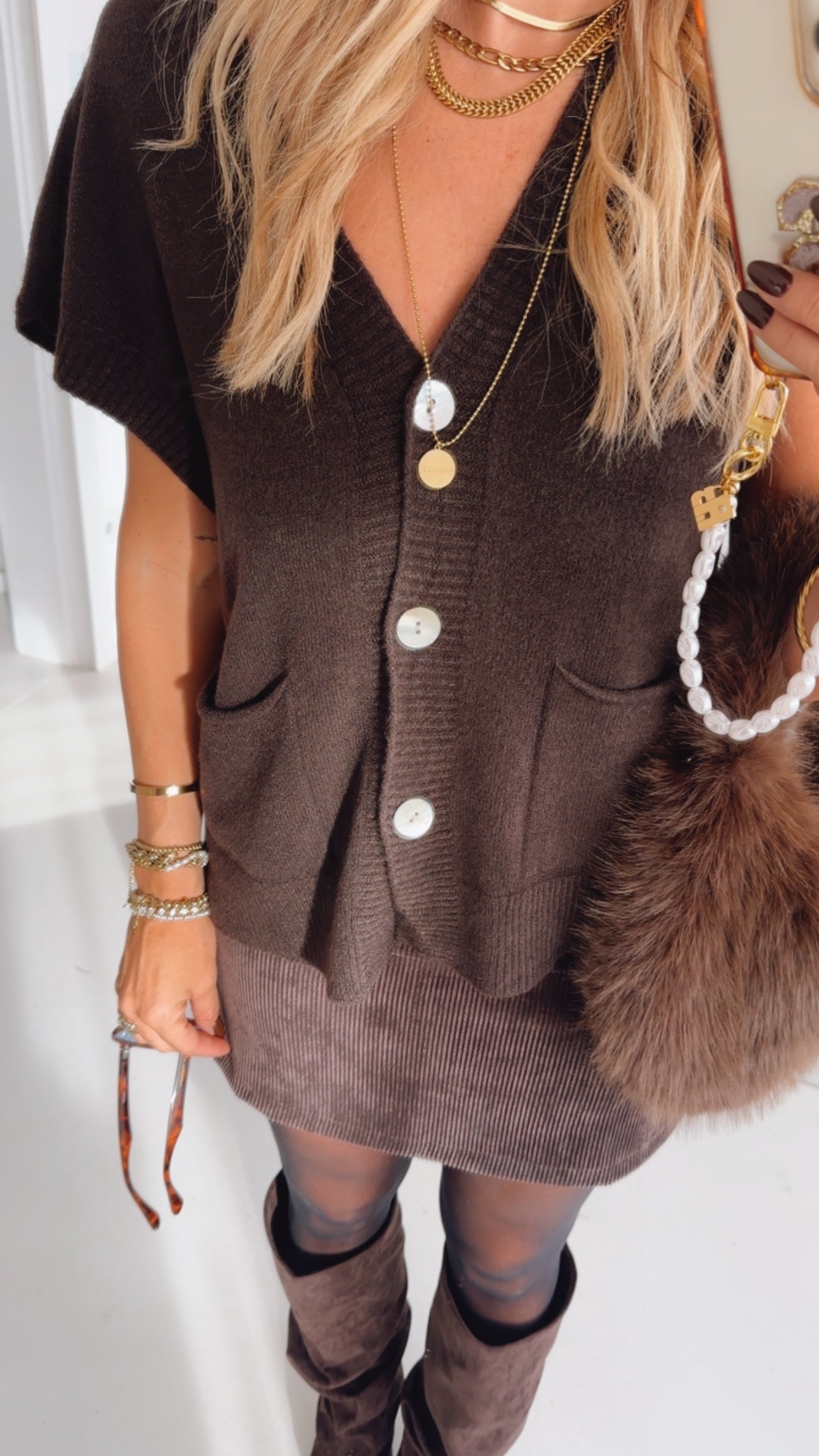 Knit Pullunder Buttons Capsule