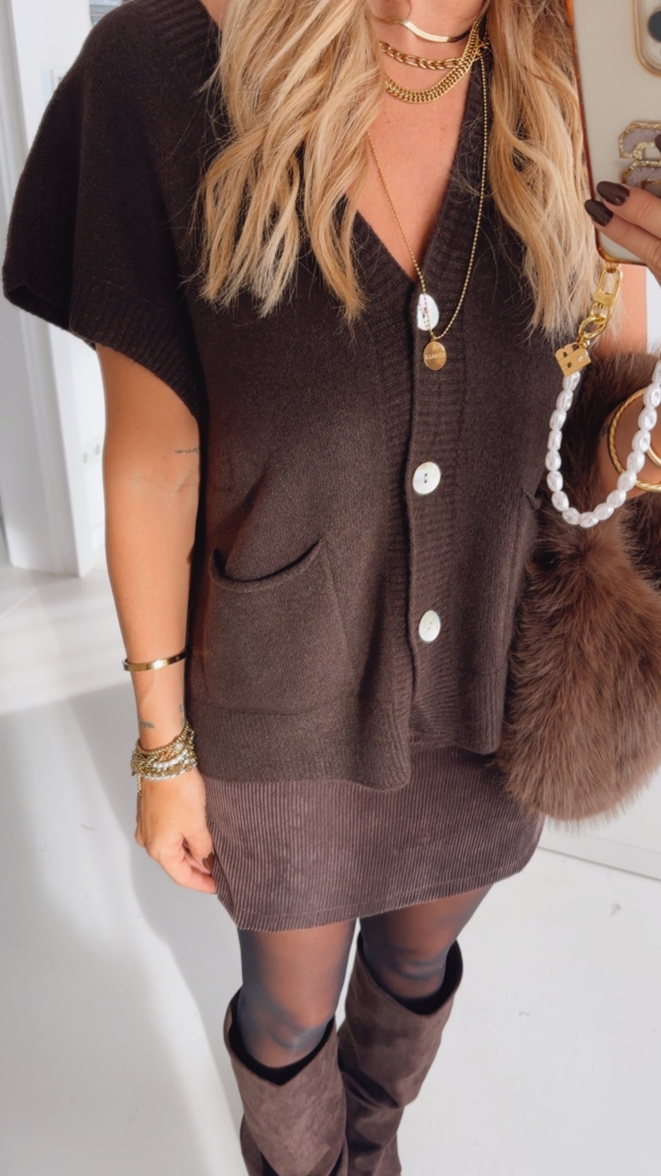 Knit Pullunder Buttons Capsule