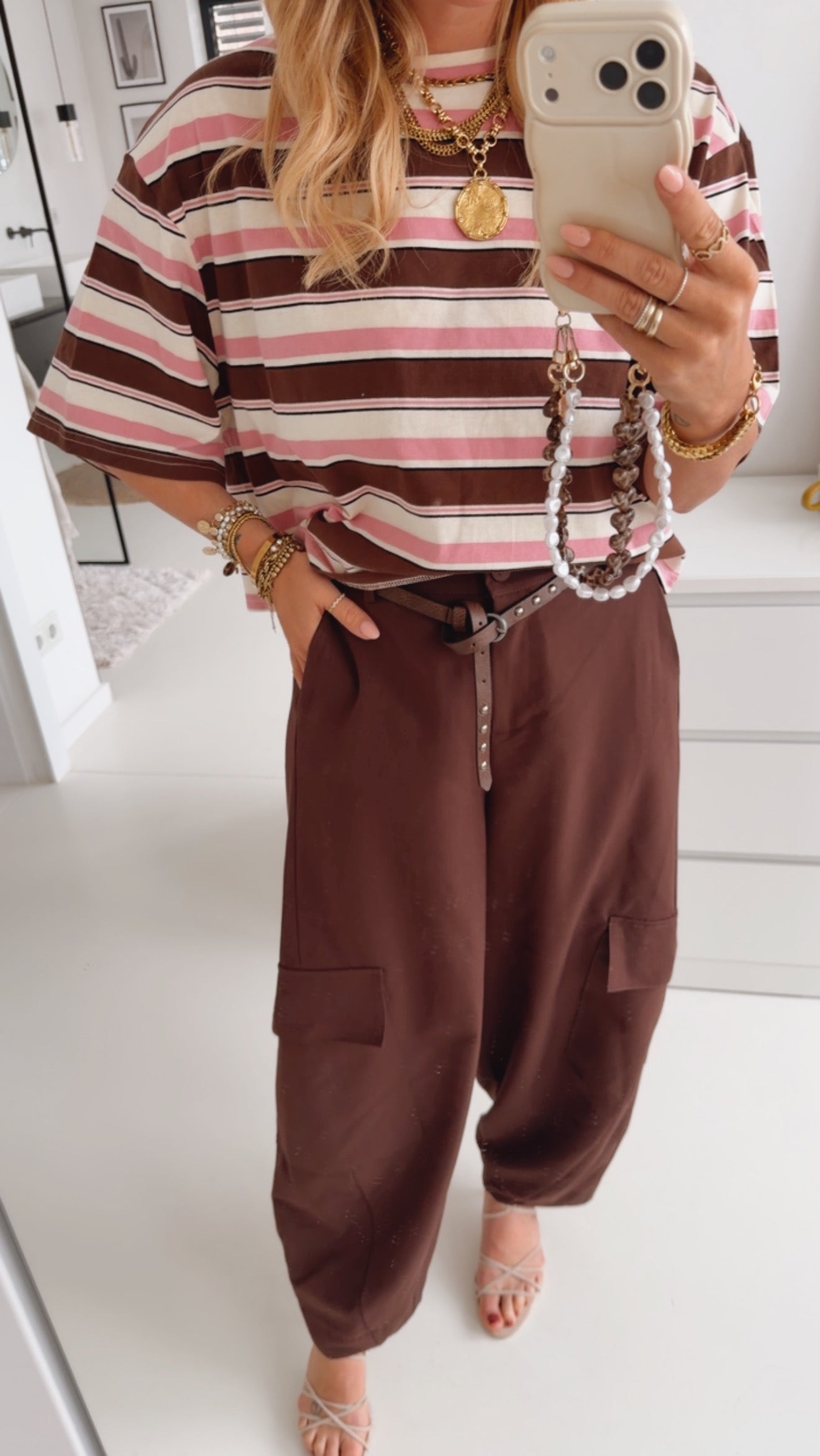 Flowy Hose Side Pocket