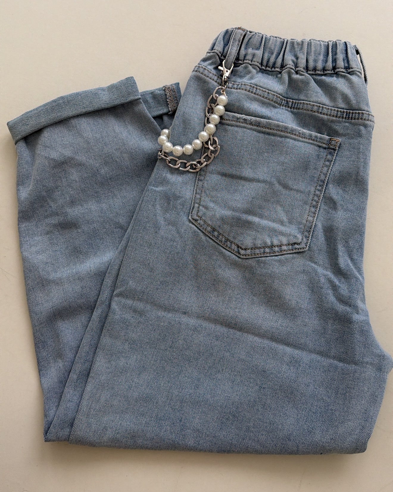 Mom Jeans Pearl Chain