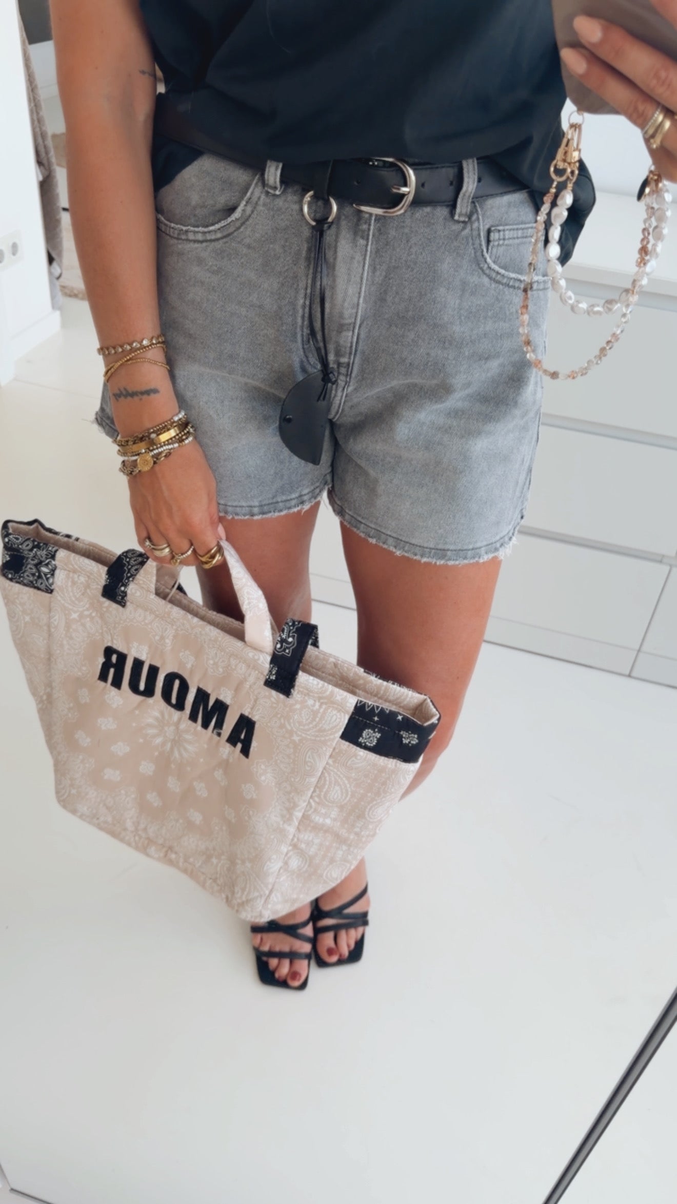 Shorts Essential mit Gürtel