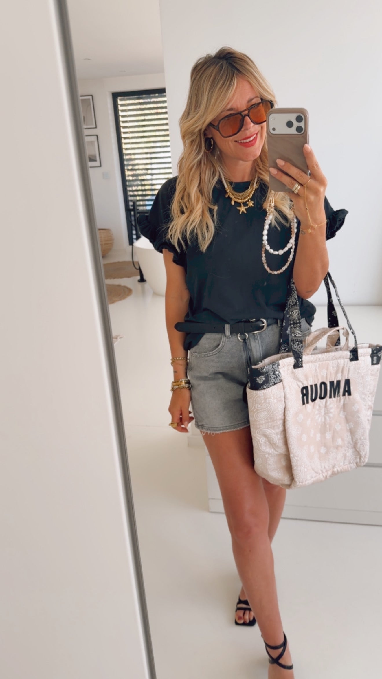 Shorts Essential mit Gürtel