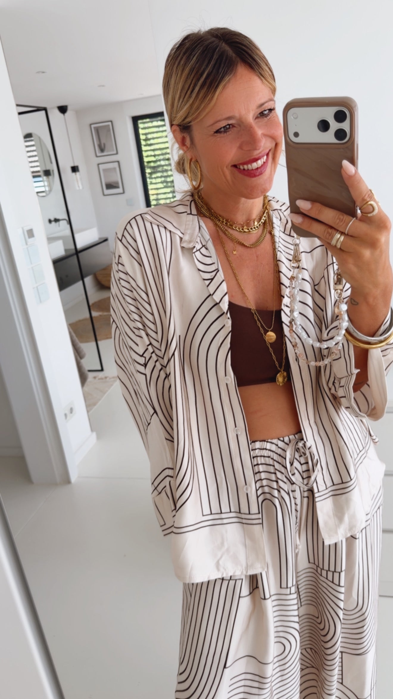 Loose Shirt Rainbow Pattern