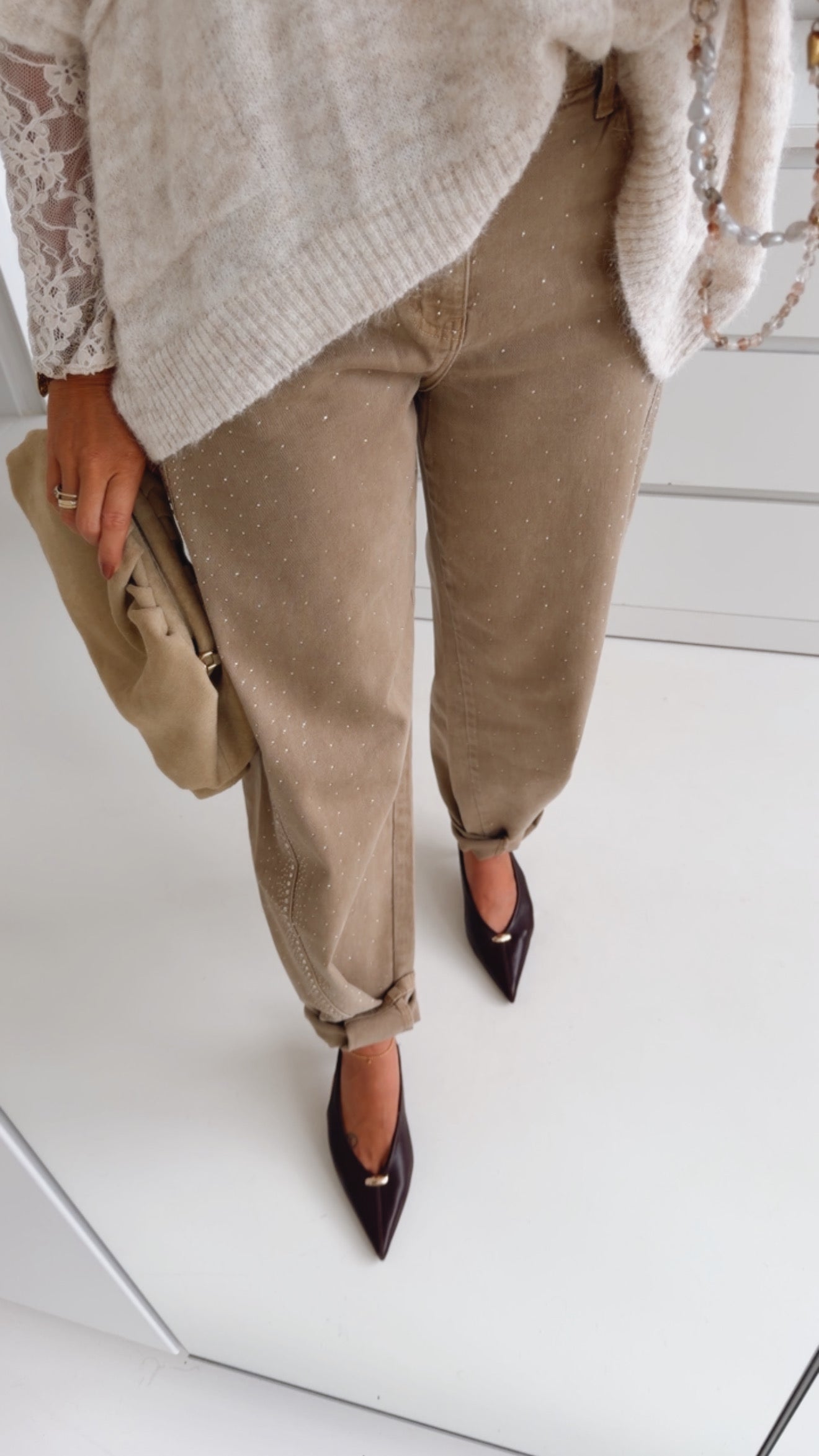 Pointy Heels Golden Detail