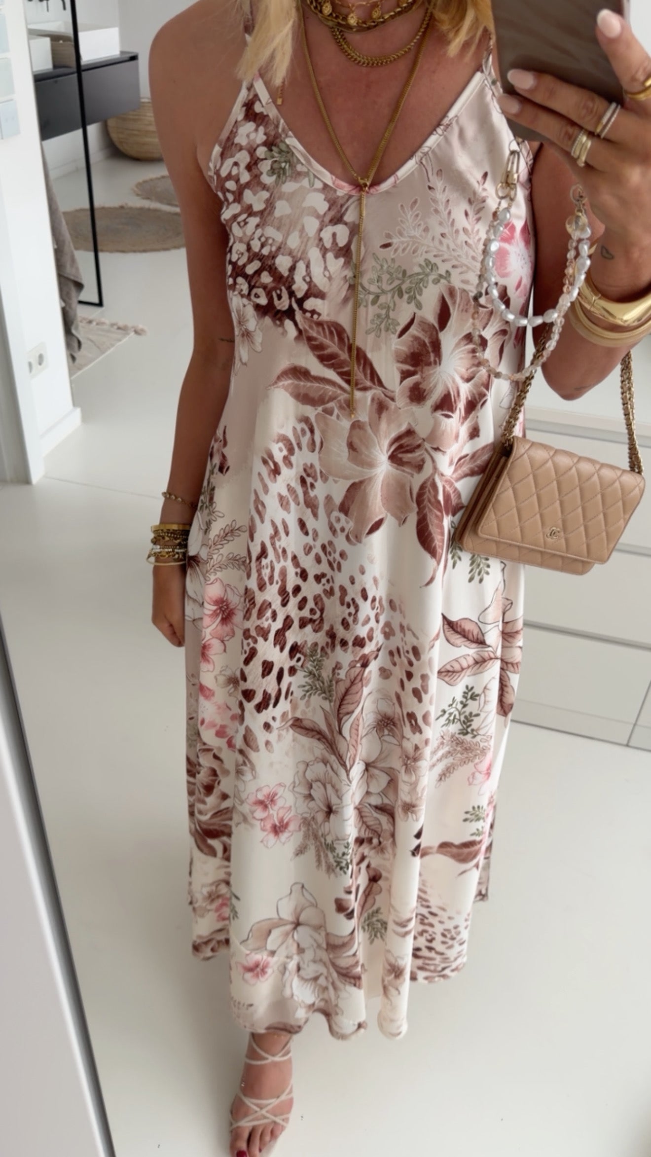 Loose Spaghetti Kleid Blüten Traum Seidenoptik