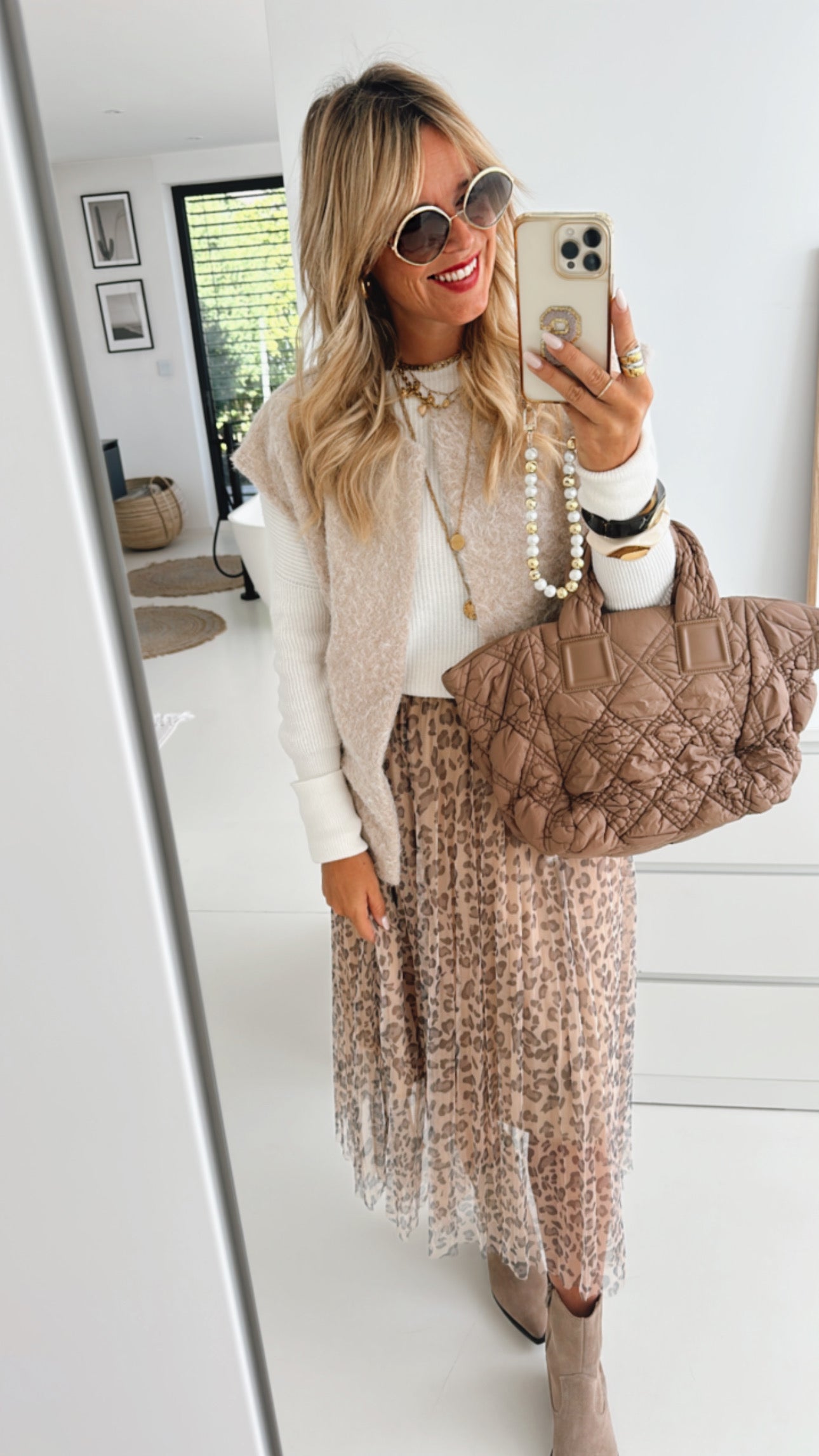Knit Pulli Roundneck mit Schlitz