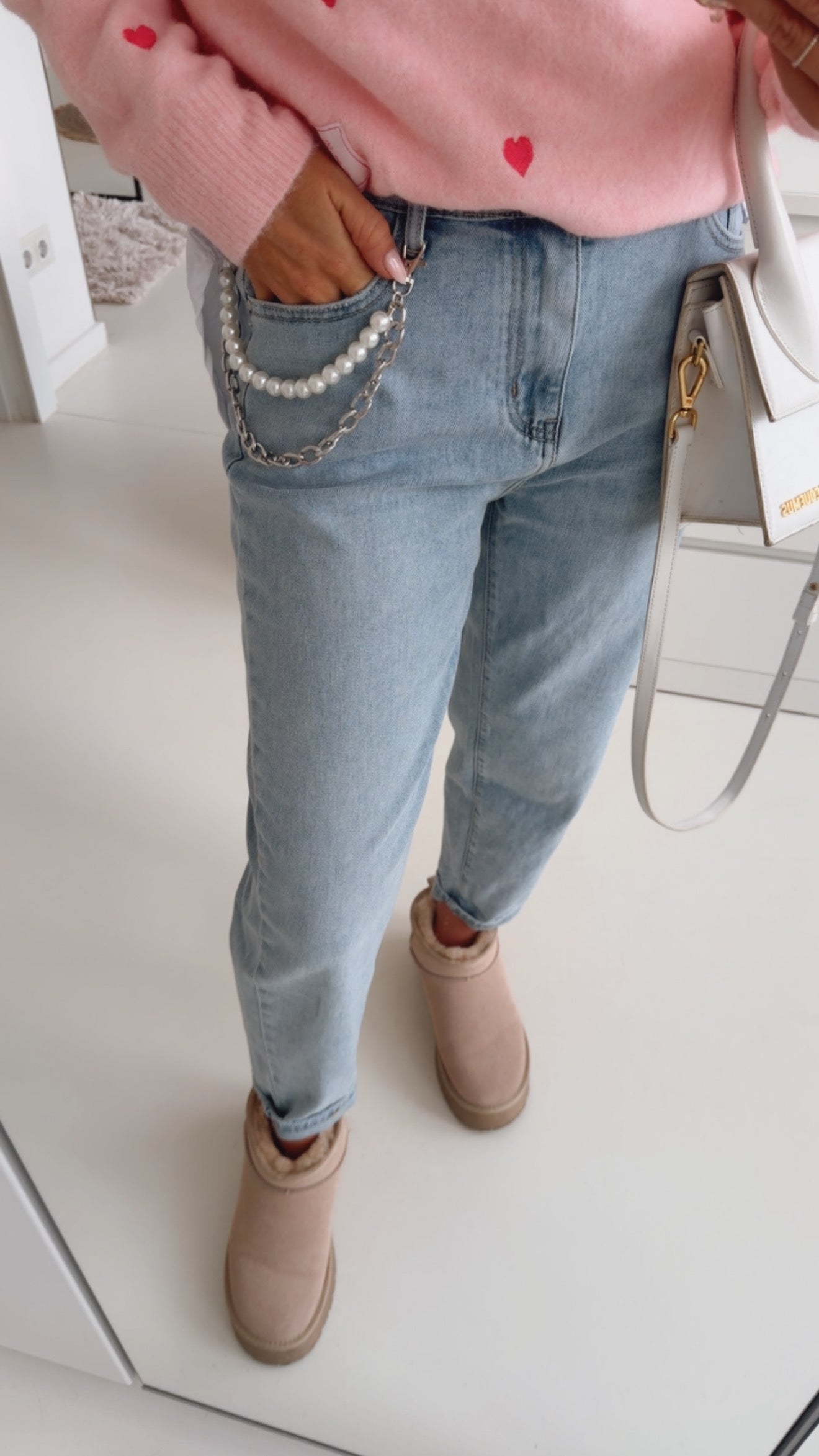 Mom Jeans Pearl Chain