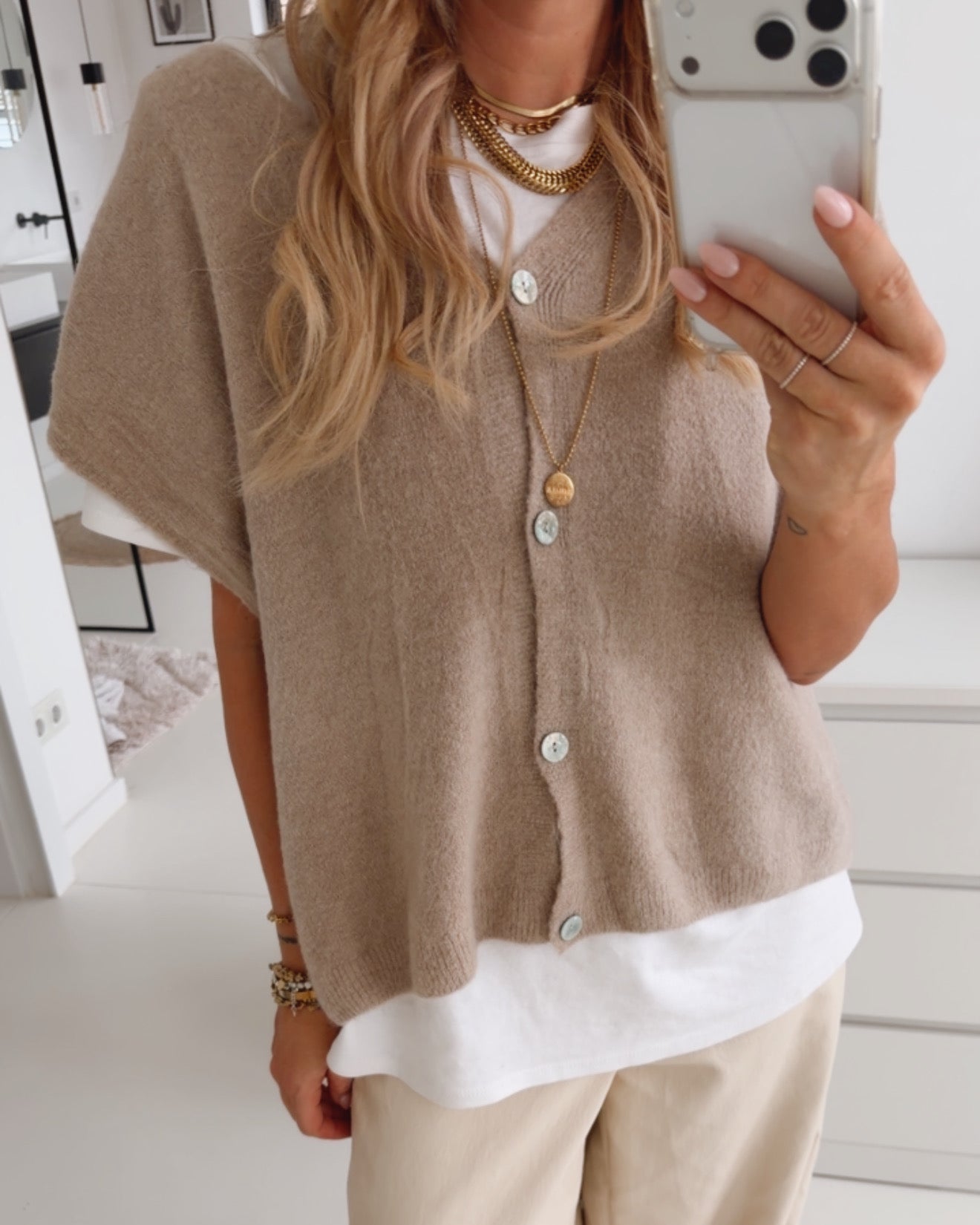 Oversize Strick Pullunder Buttons