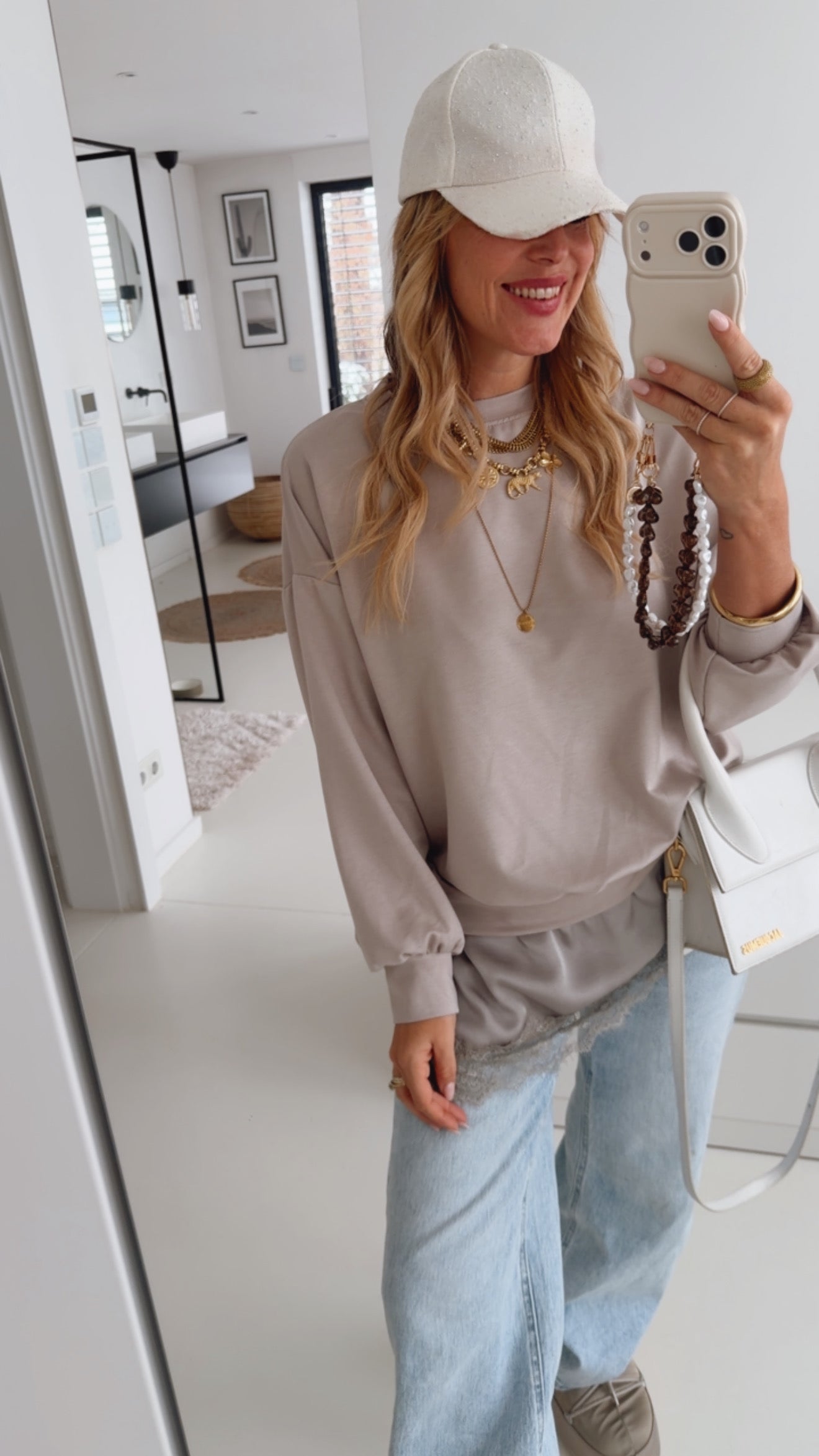 Long Pulli mit Spitze