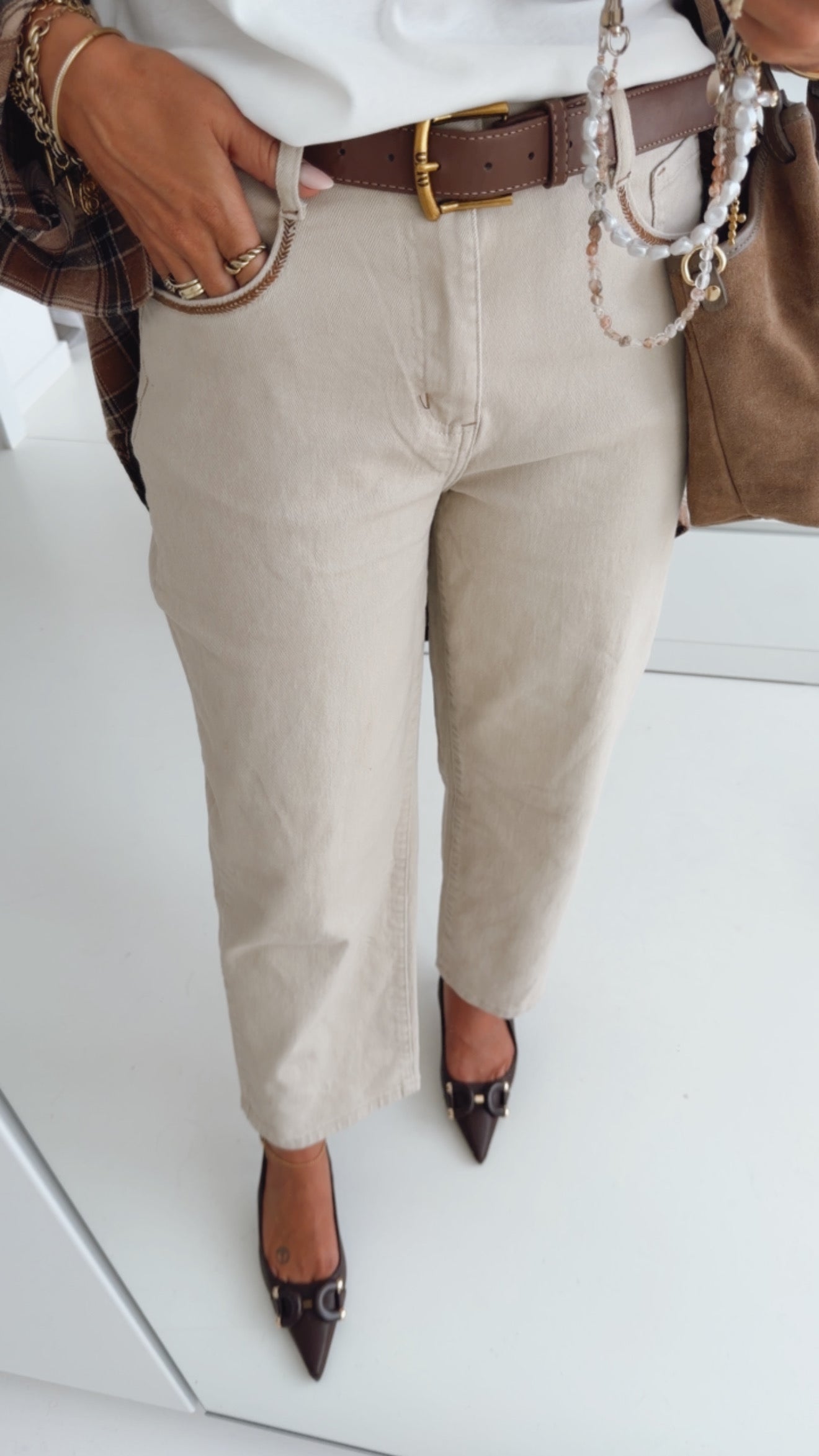 Mom Fit Jeans Statement Pocket
