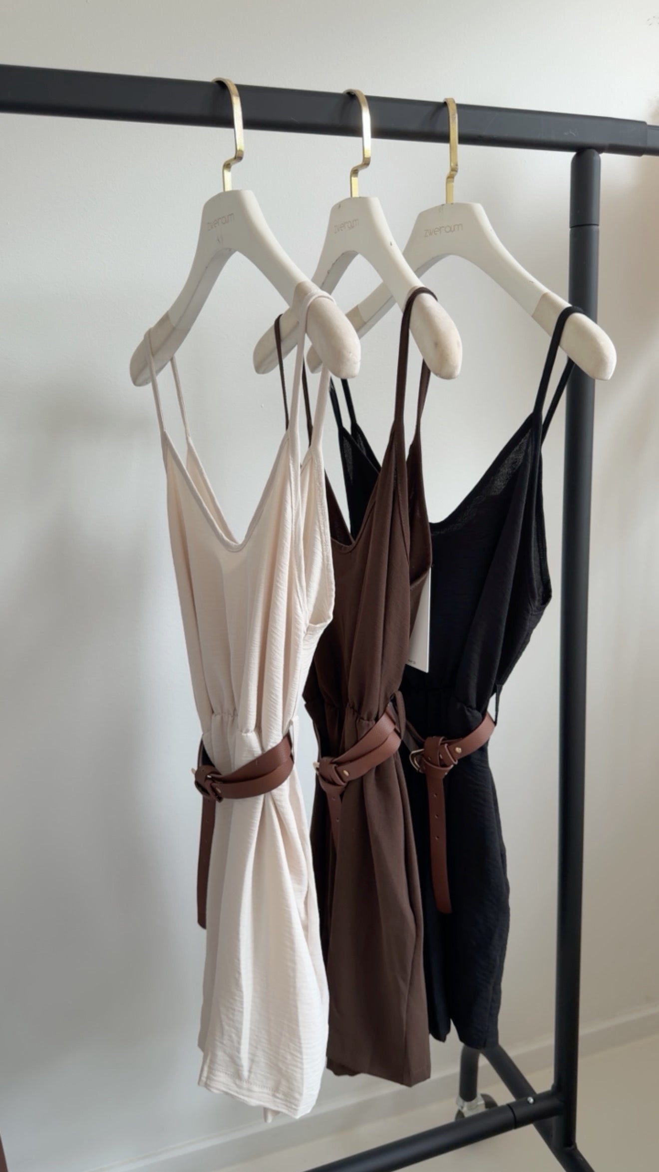 Short Jumper Mit Gürtel