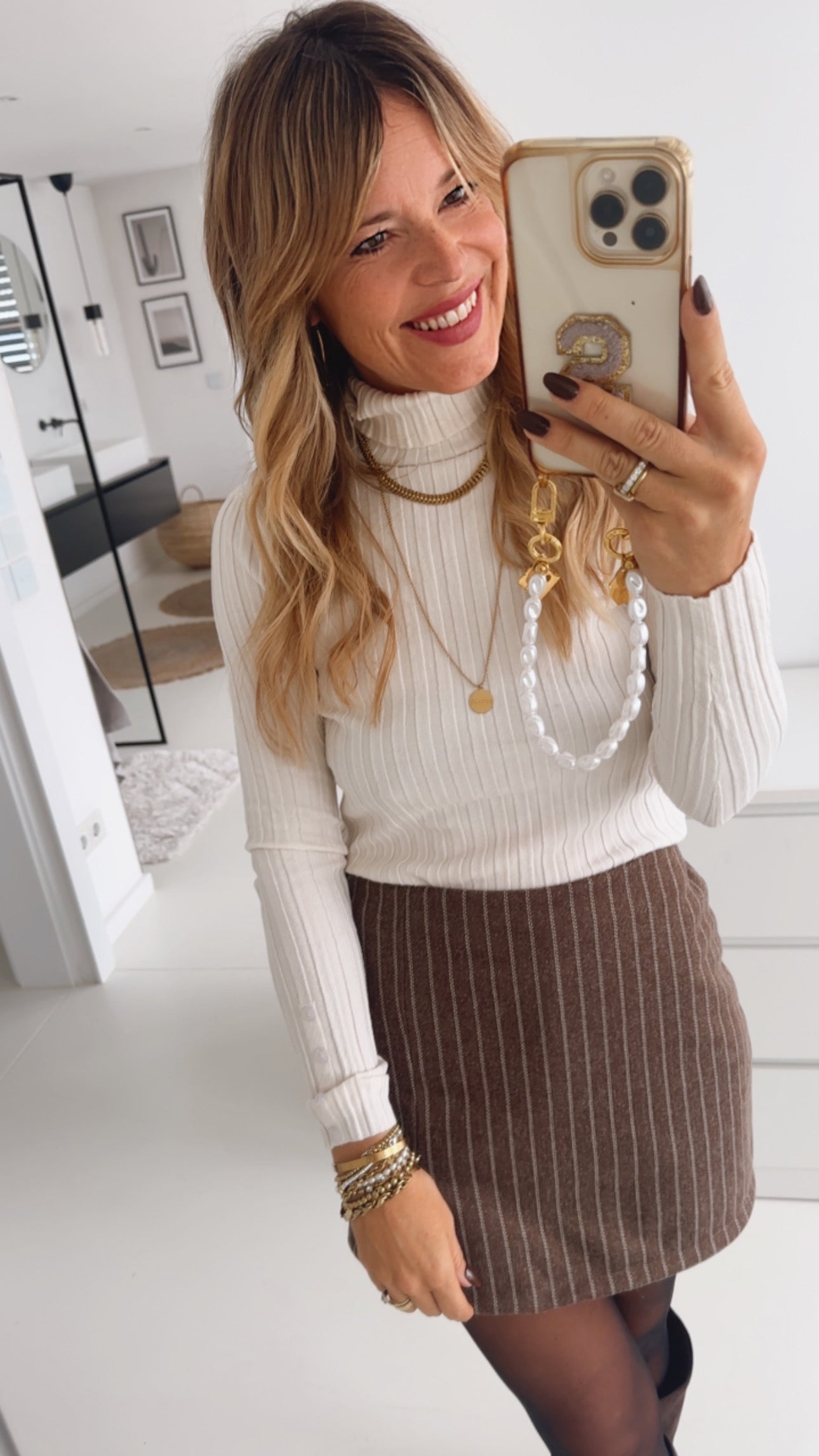 Fitted Rollkragen Pulli Ribbed mit Knöpfen