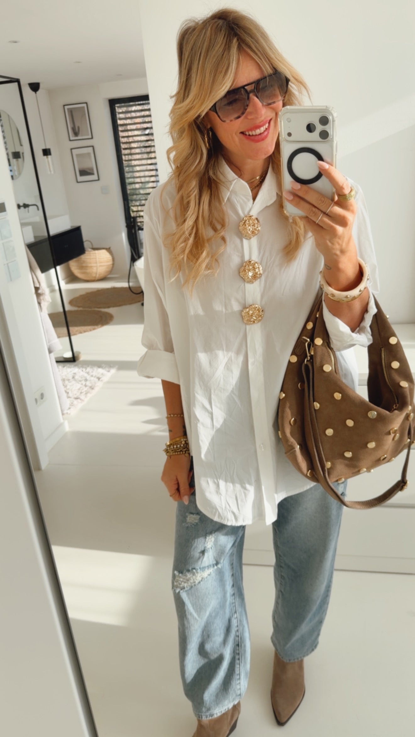 Bluse Statement Brooch