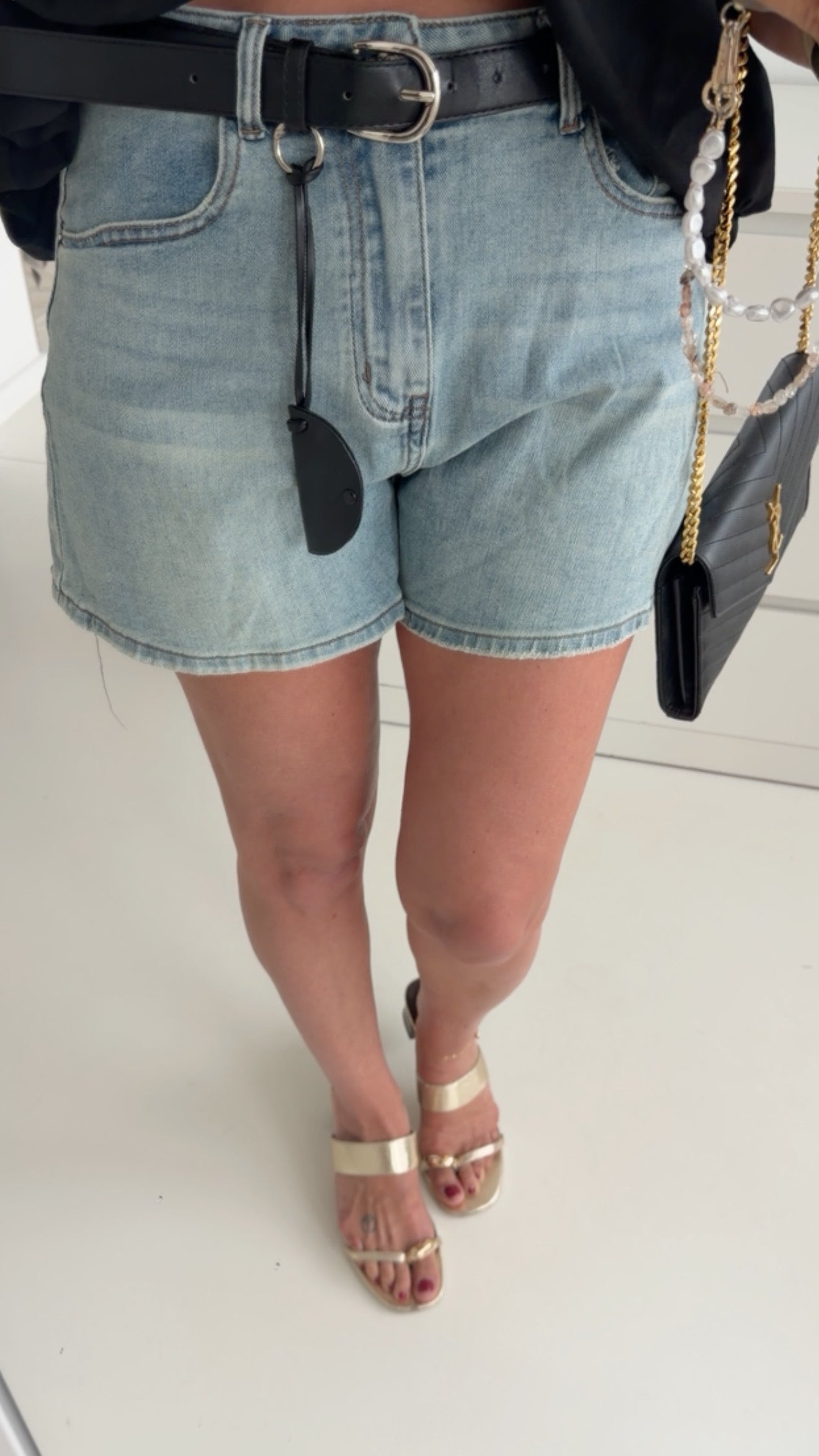 Shorts Essential mit Gürtel