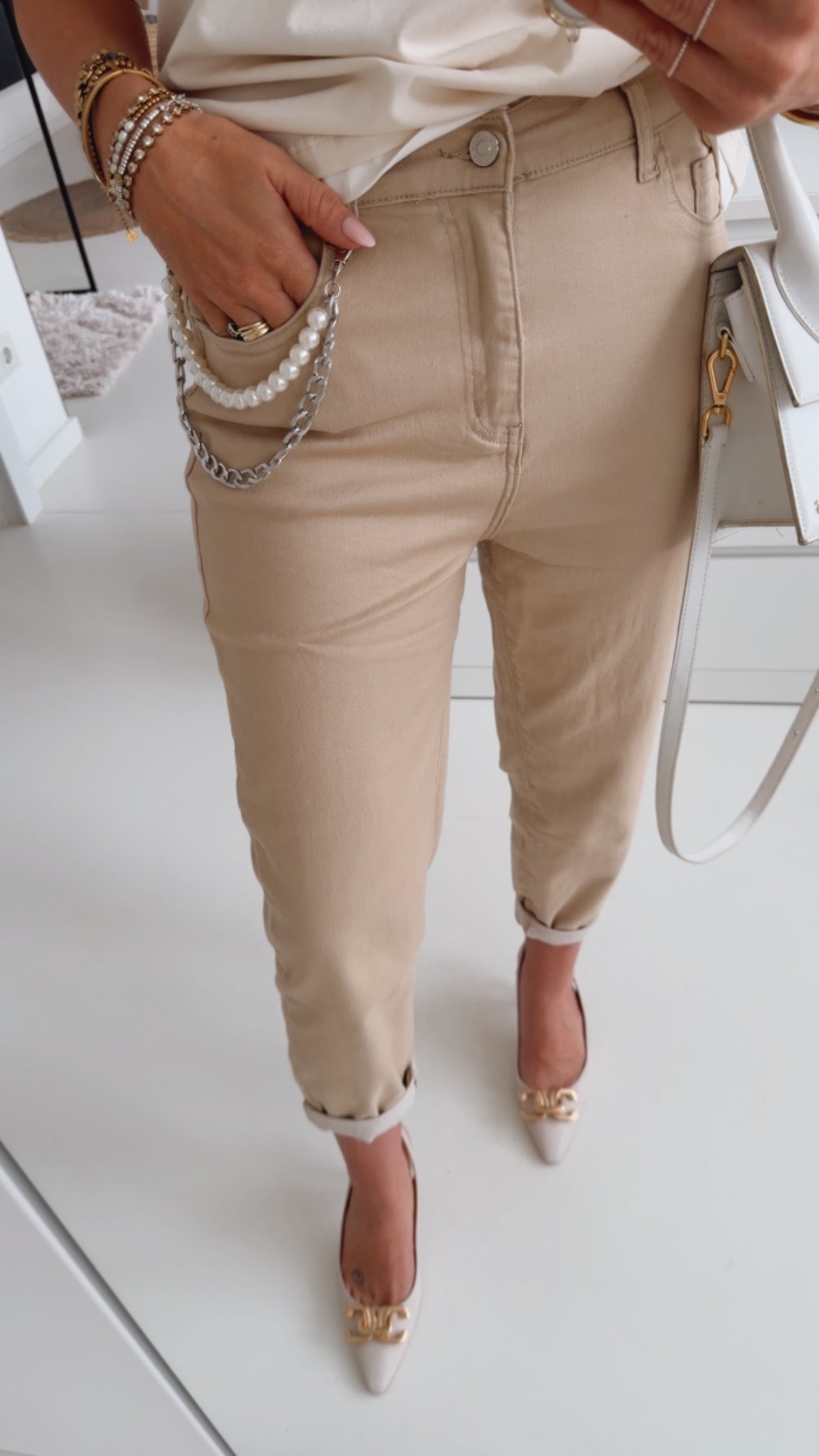 Mom Jeans Pearl Chain