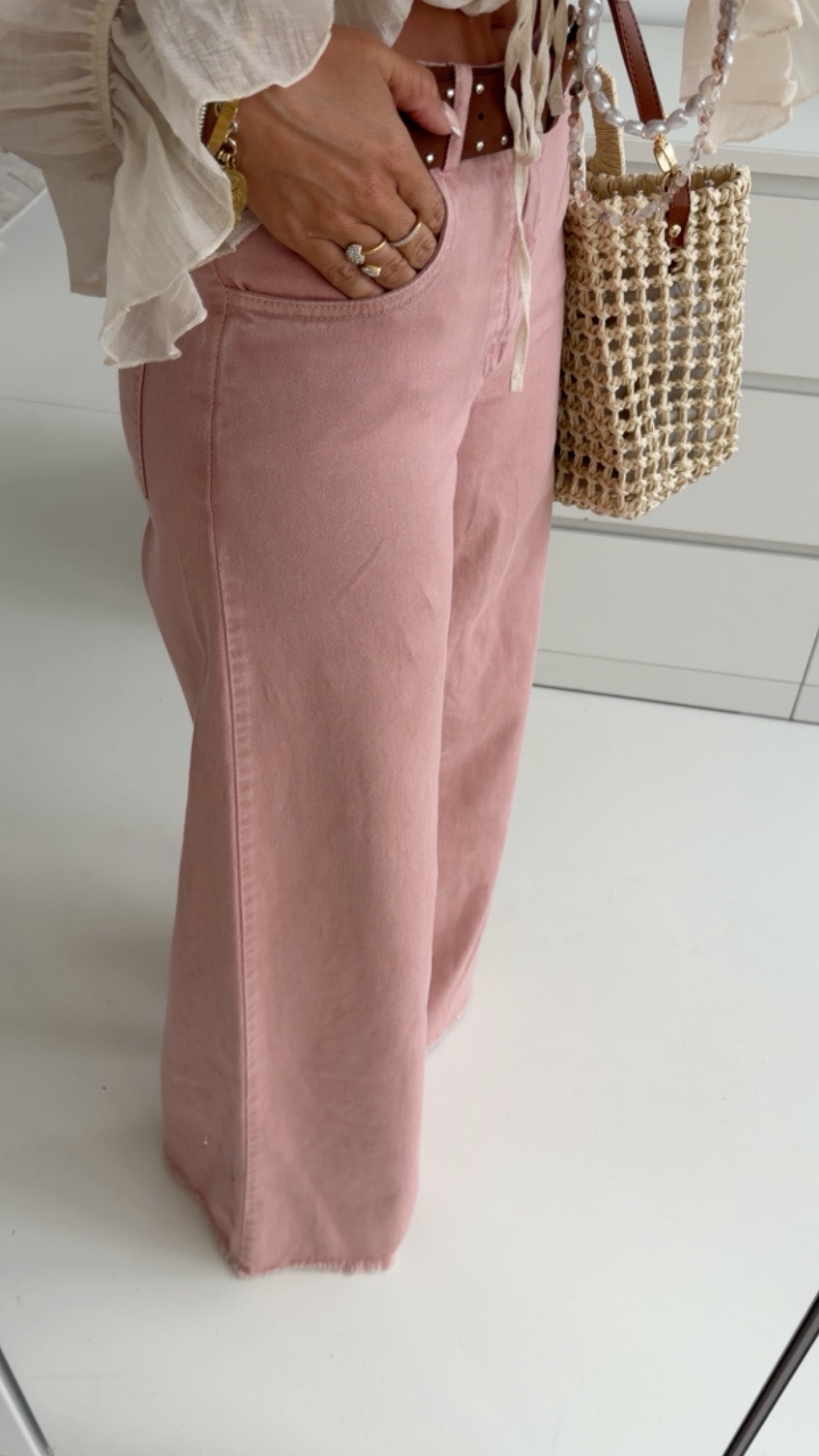 Fransen Jeans mit Gürtel