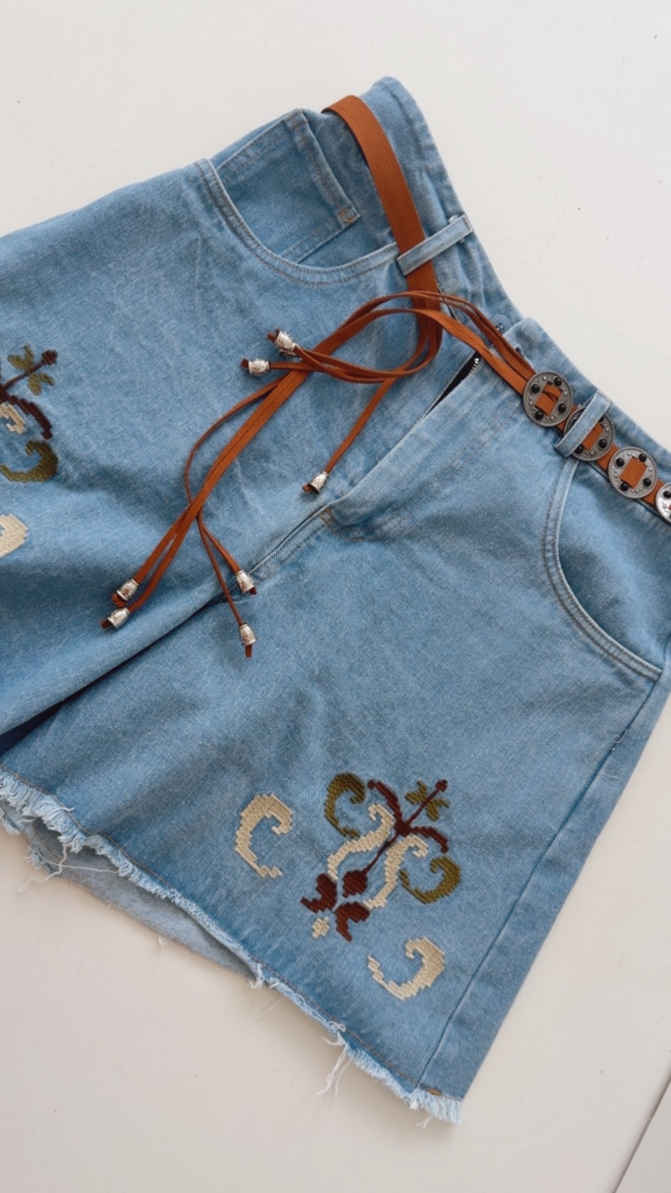 Midi Jeans mit Gürtel Country Love