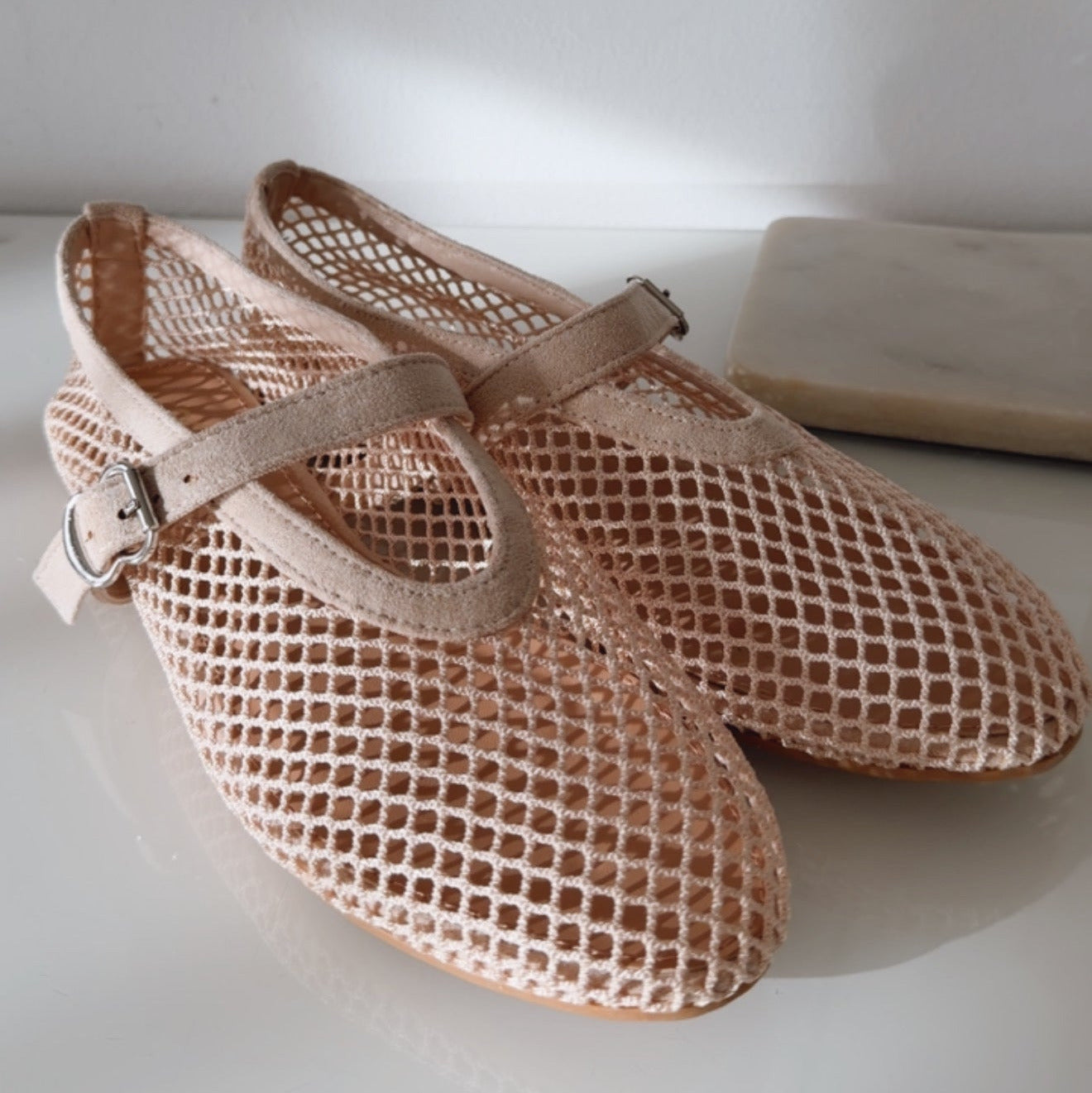 Net Ballerinas mit Riemchen