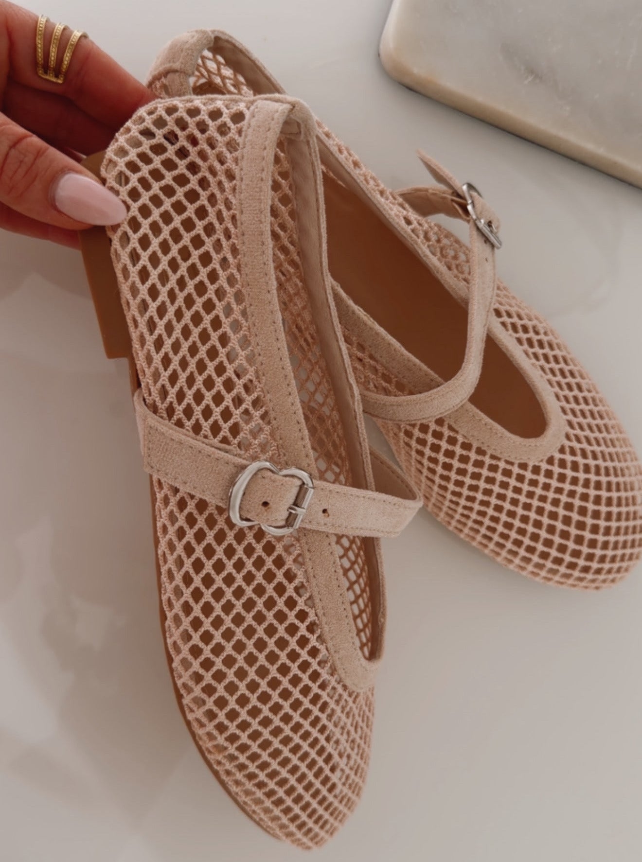 Net Ballerinas mit Riemchen