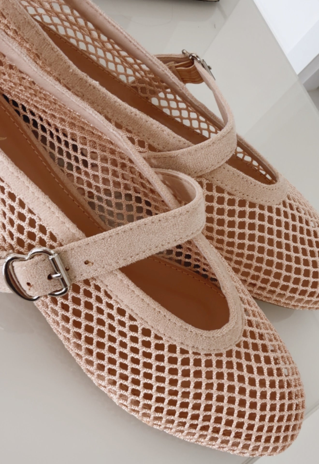 Net Ballerinas mit Riemchen