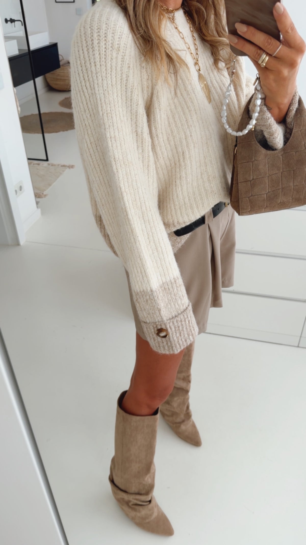 Sparkle Pulli Knopf Detail