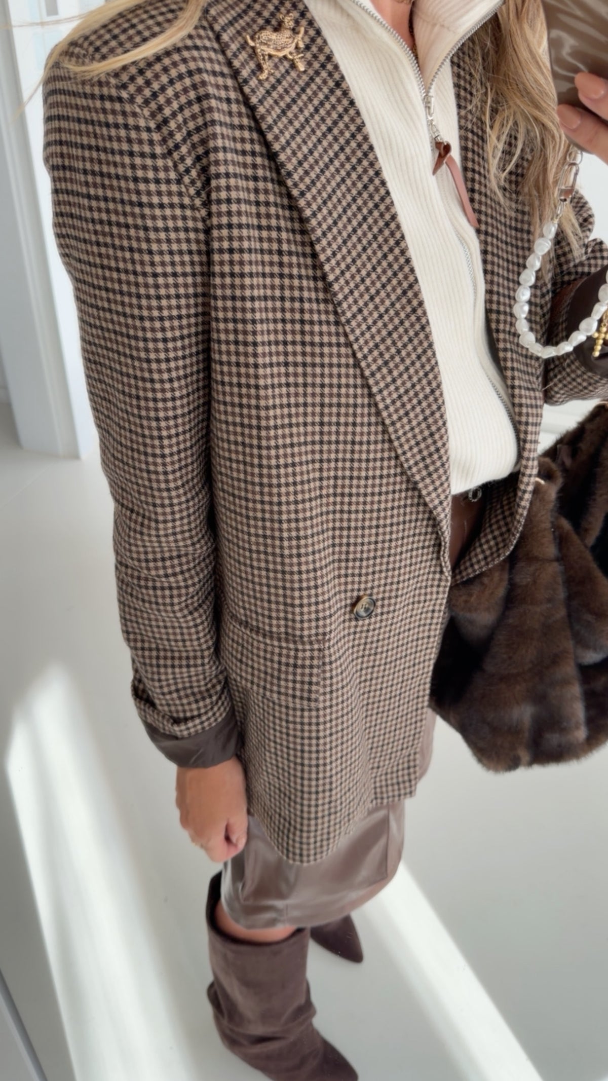 Karo Blazer Leo Brosche