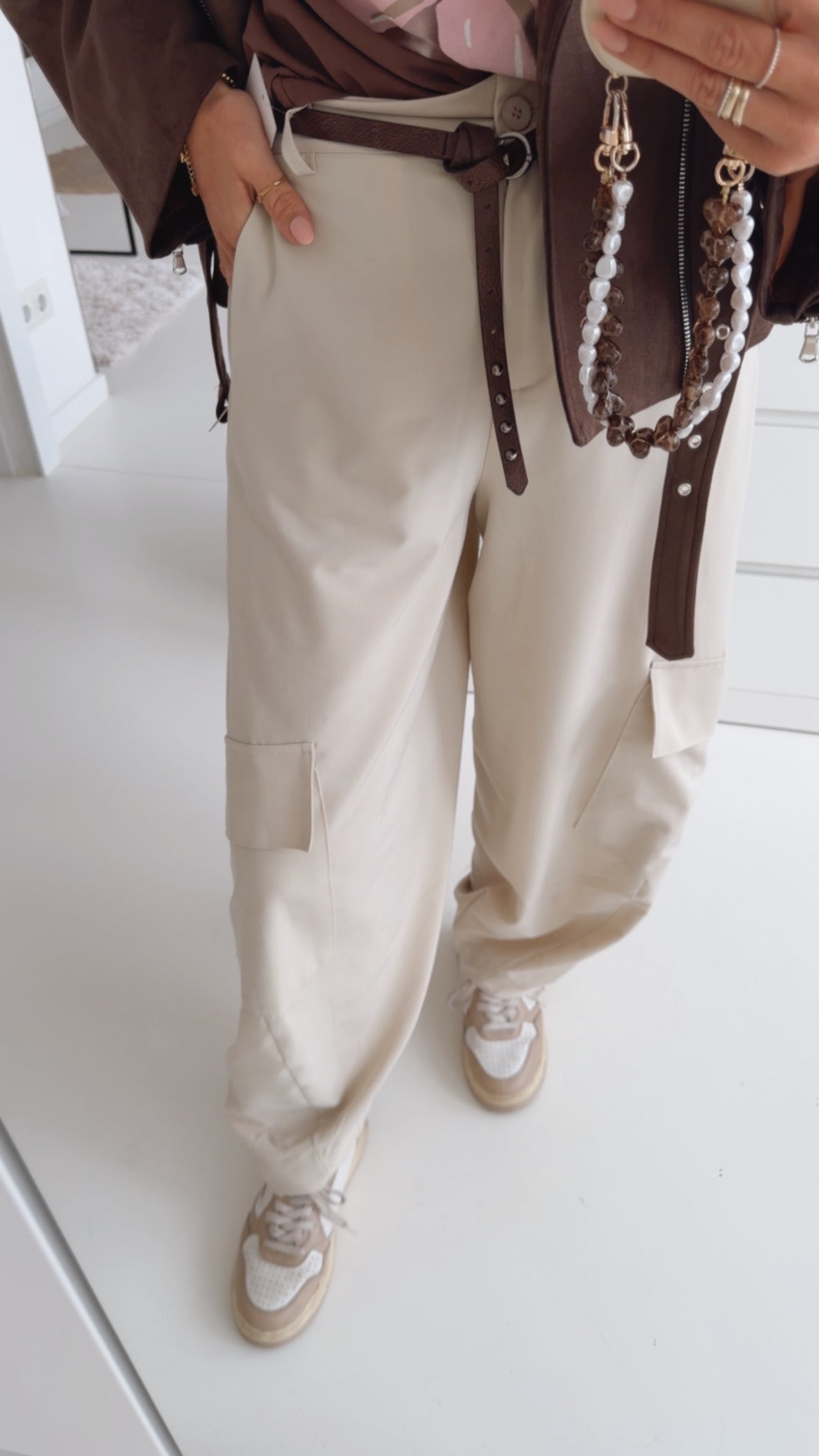 Flowy Hose Side Pocket