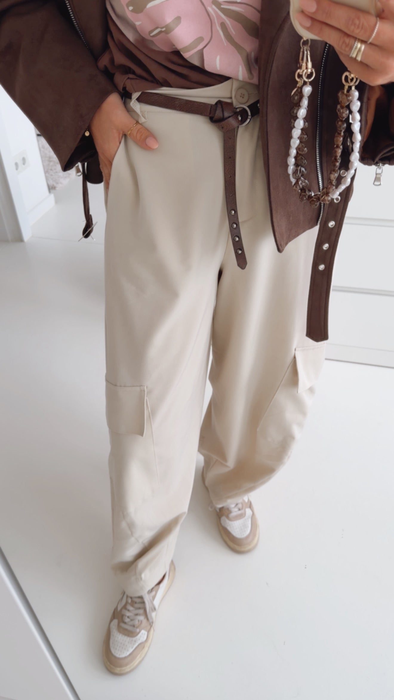 Flowy Hose Side Pocket