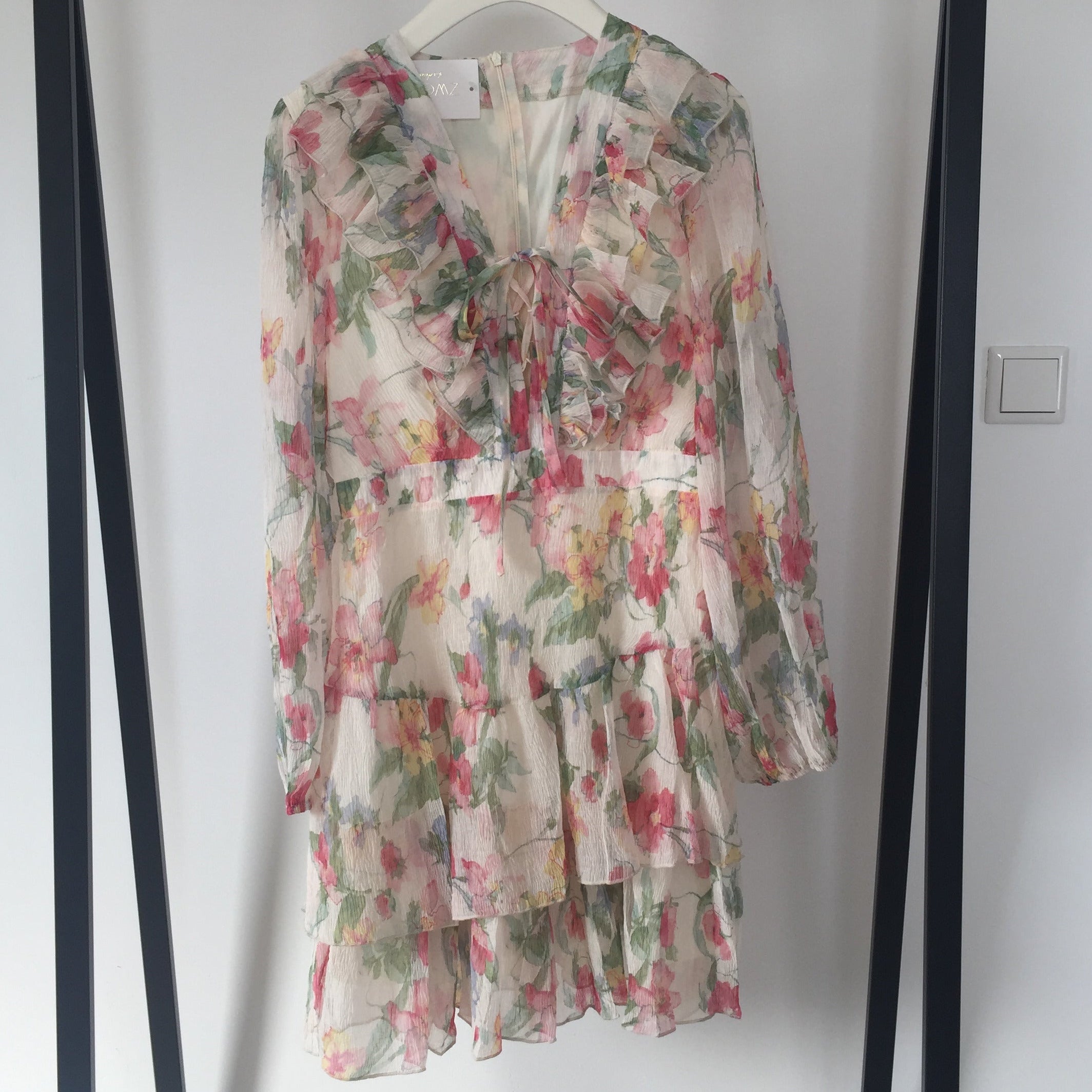 Volant Kleid Cross