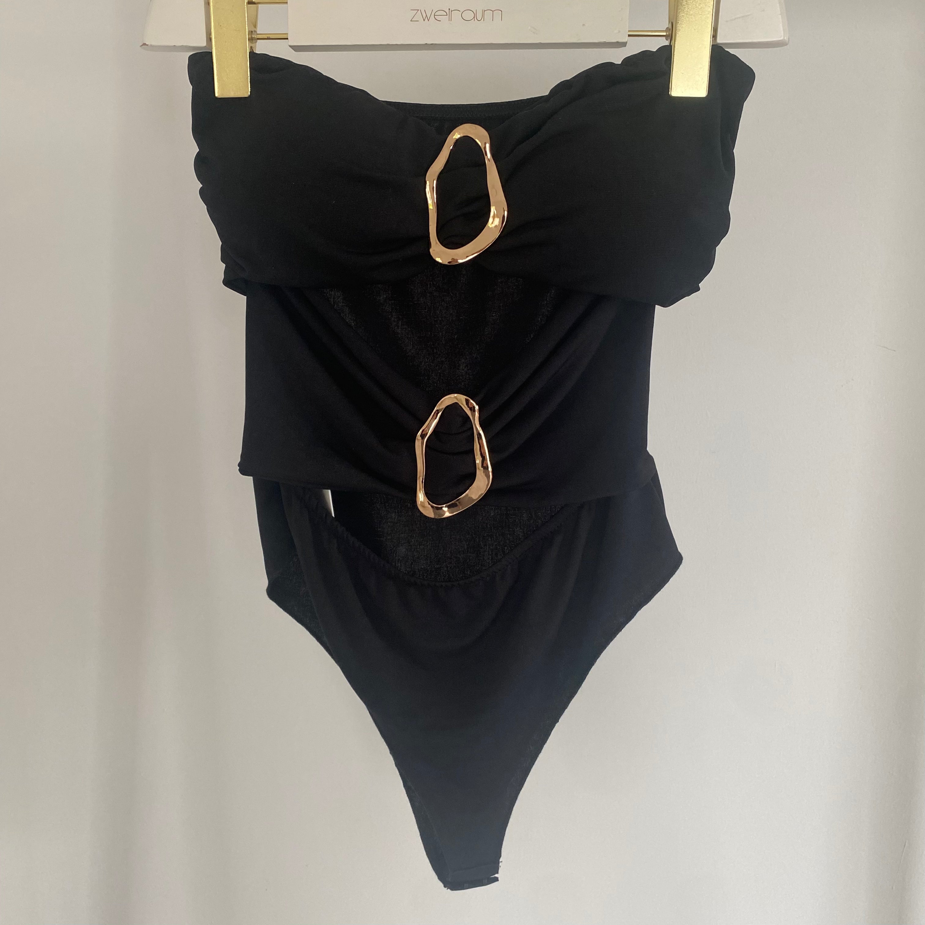 Body Cutouts mit Schnalle