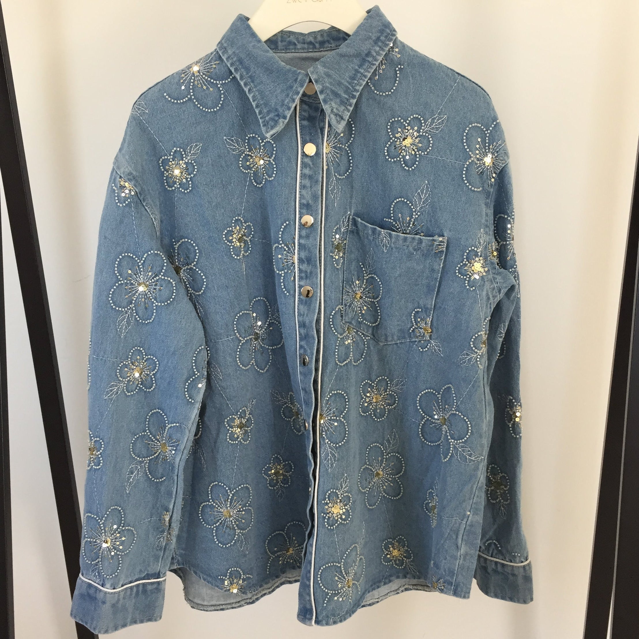 Jeans Hemd Blumen Detail