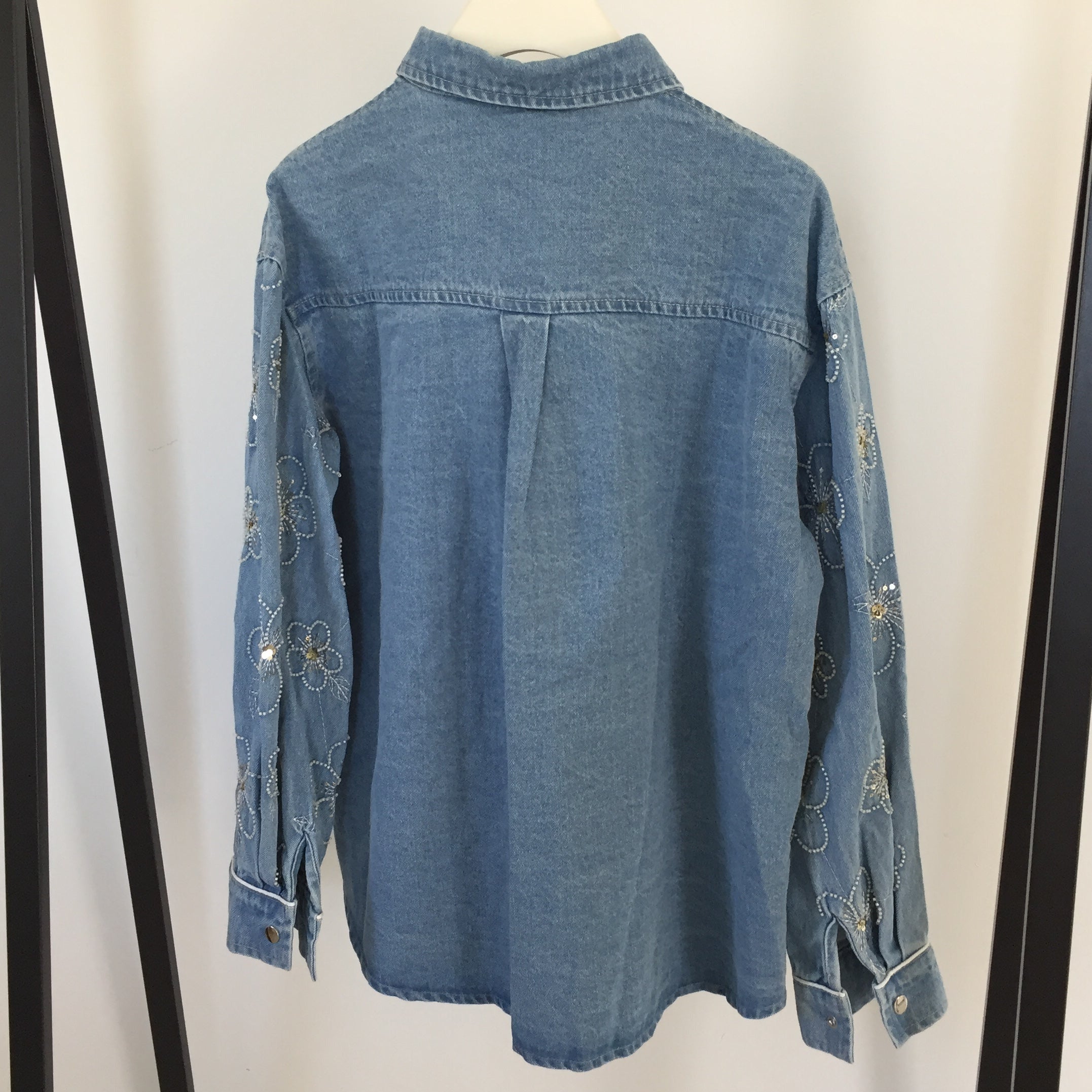 Jeans Hemd Blumen Detail