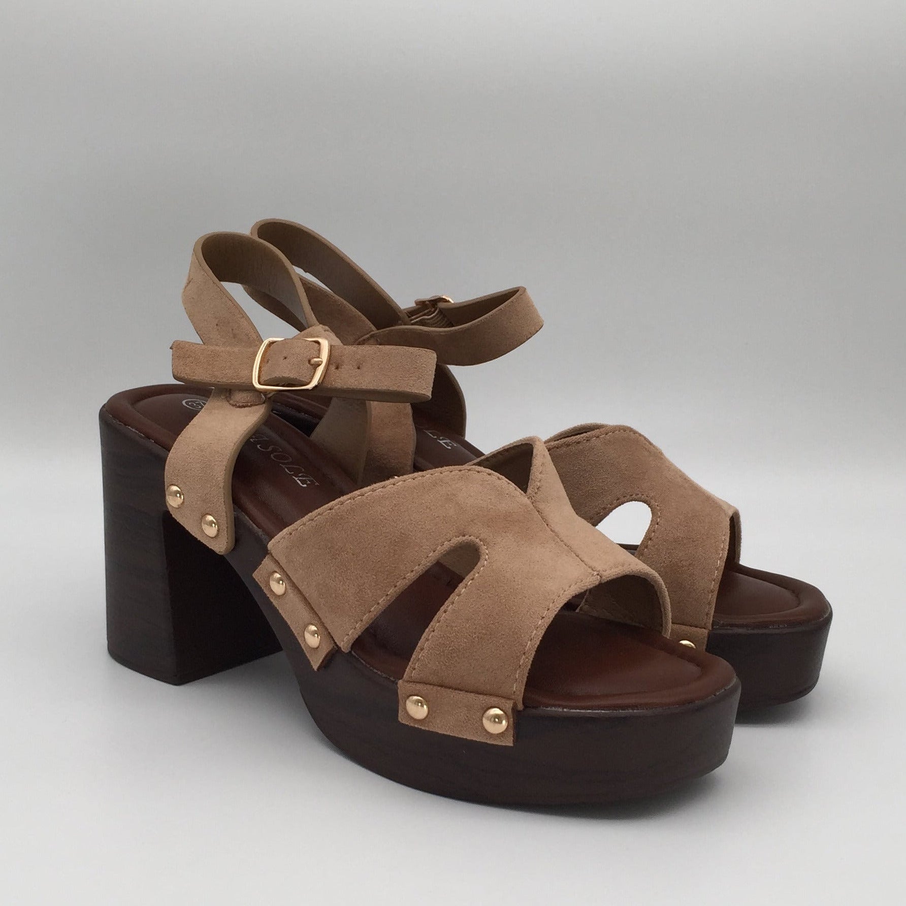 Plateau Heels Cross