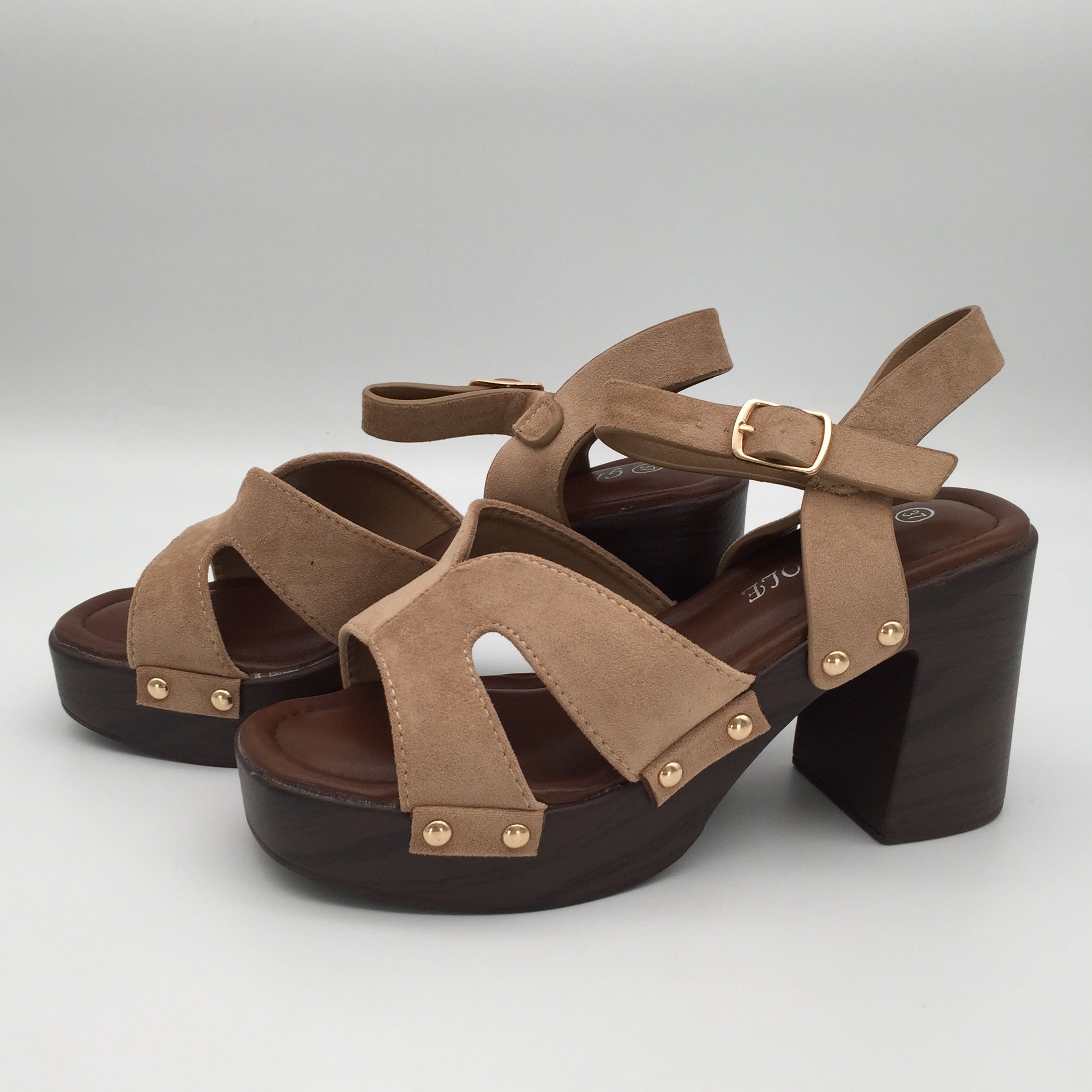Plateau Heels Cross