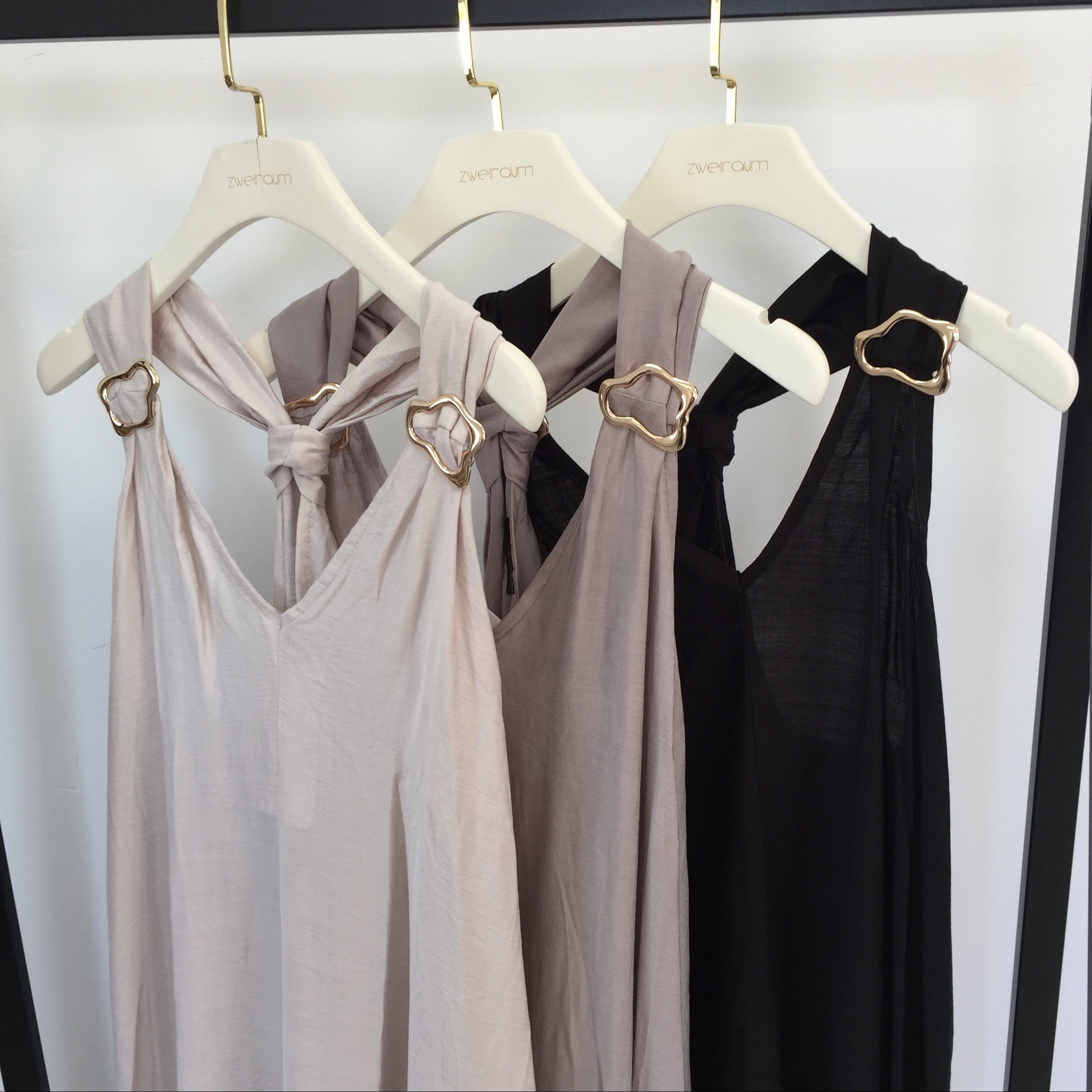 Long Kleid Golden Detail