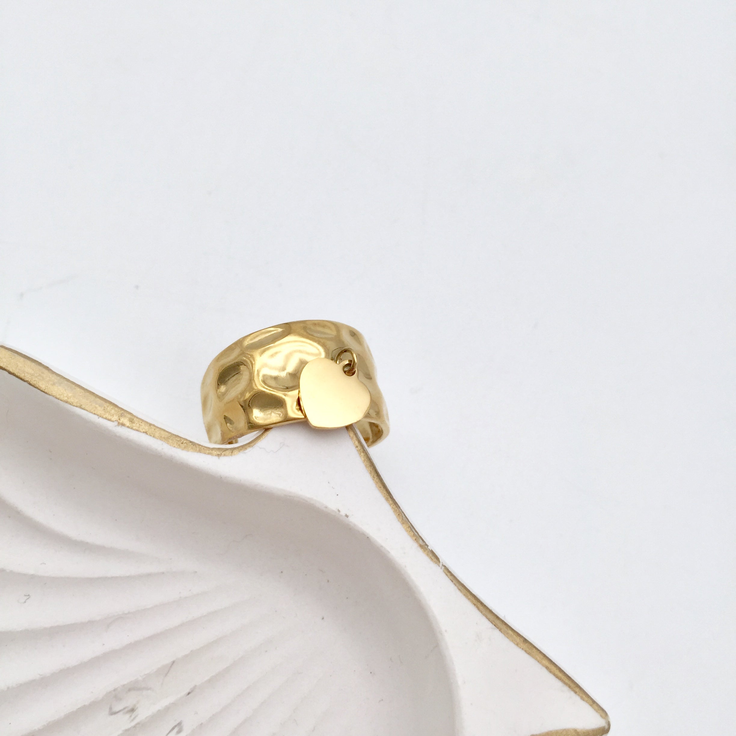 Ring Structured mit Herz Anhänger