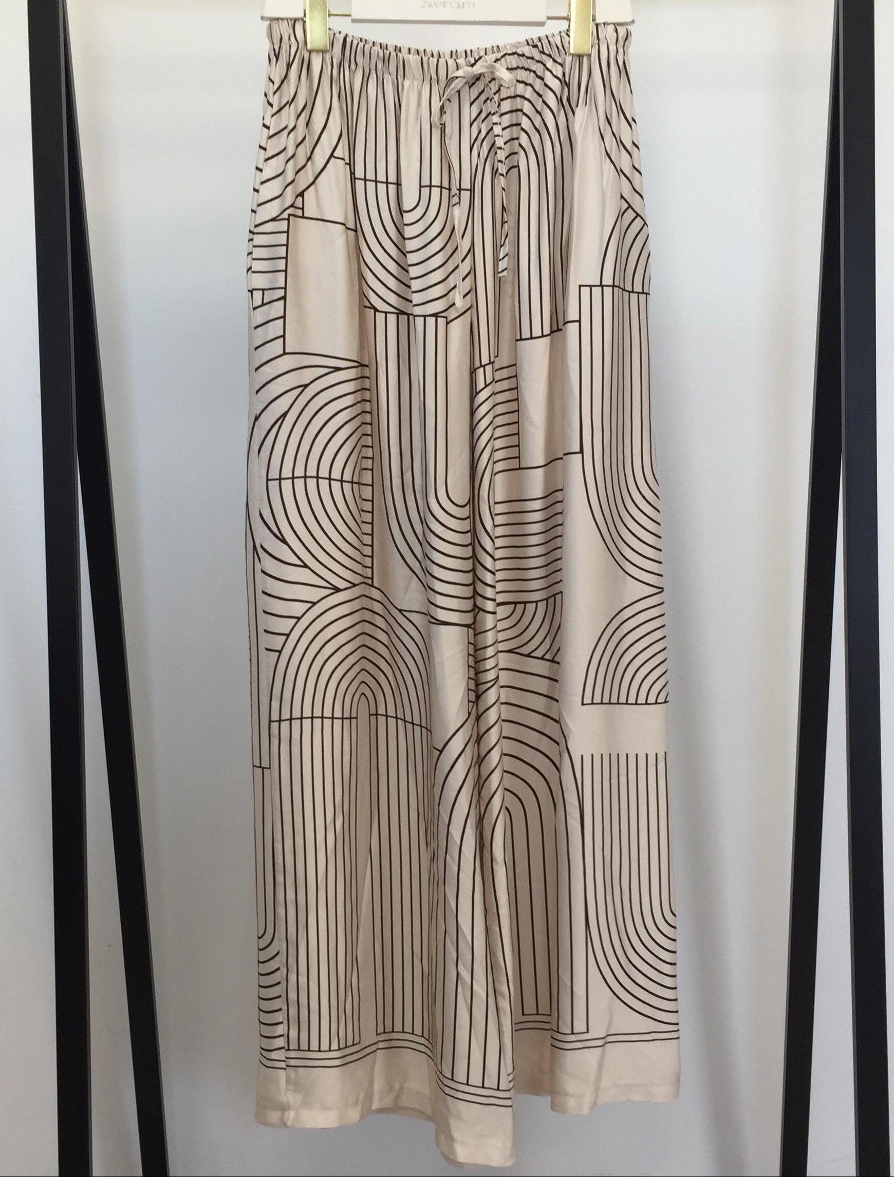 Loose Hose Rainbow Pattern