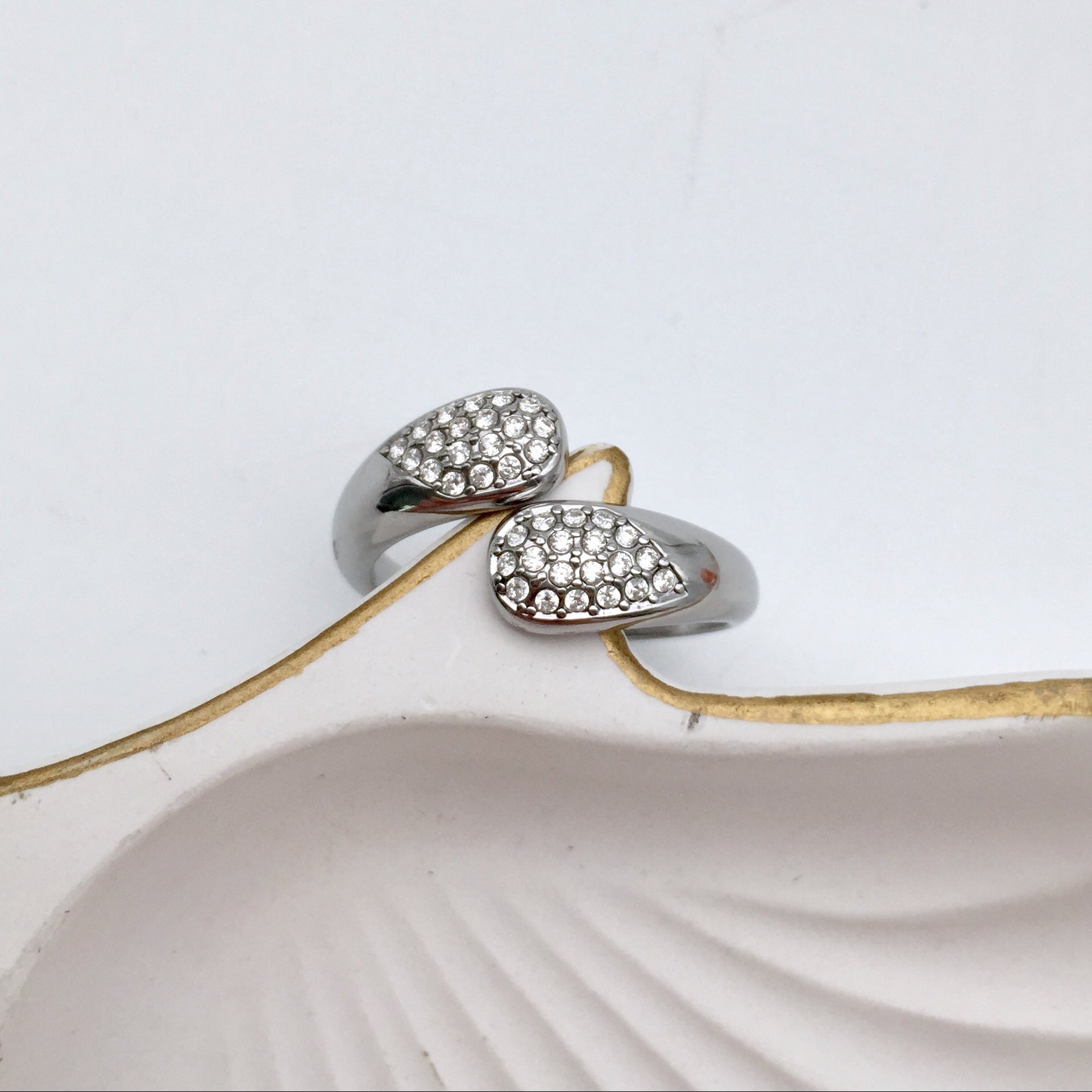 Ring Sparkling Hug