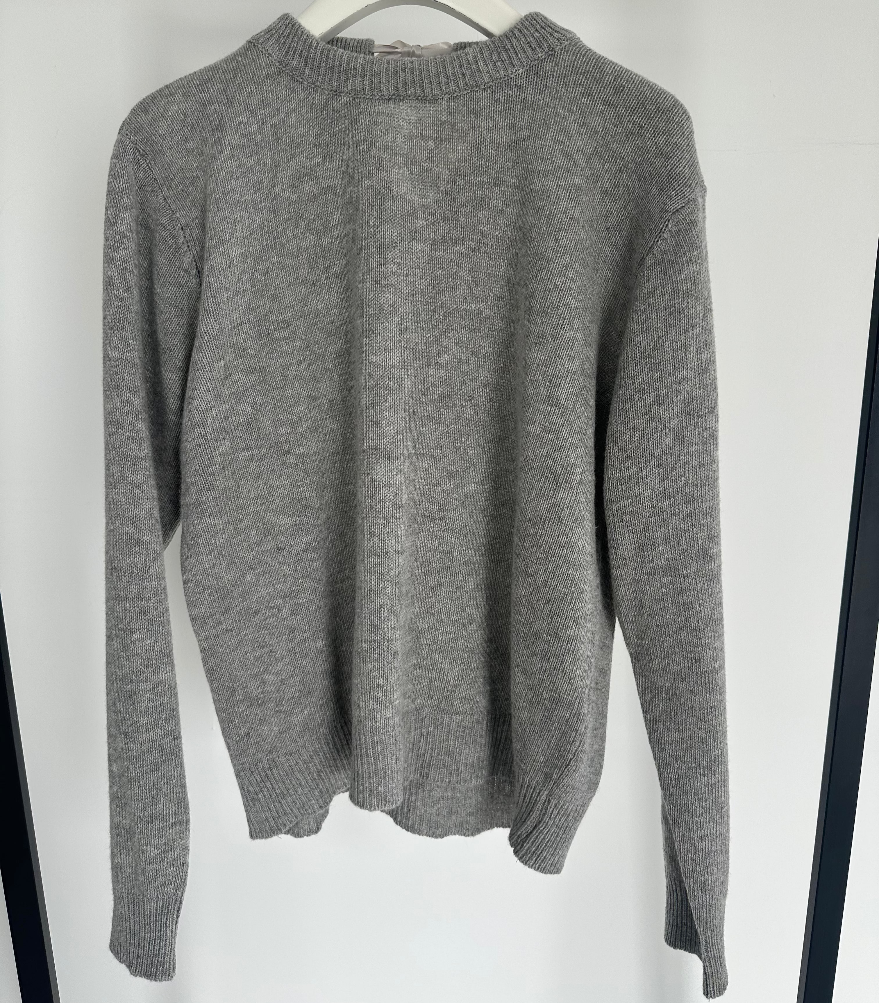 Pullover Back Details