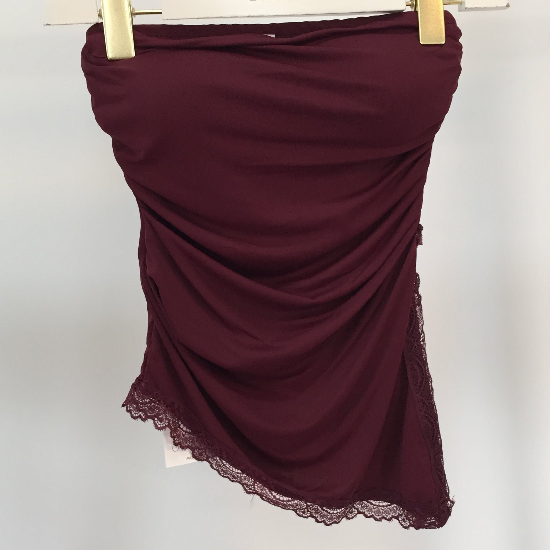 Tube Top mit seitlichem Schlitz & Lace Detail
