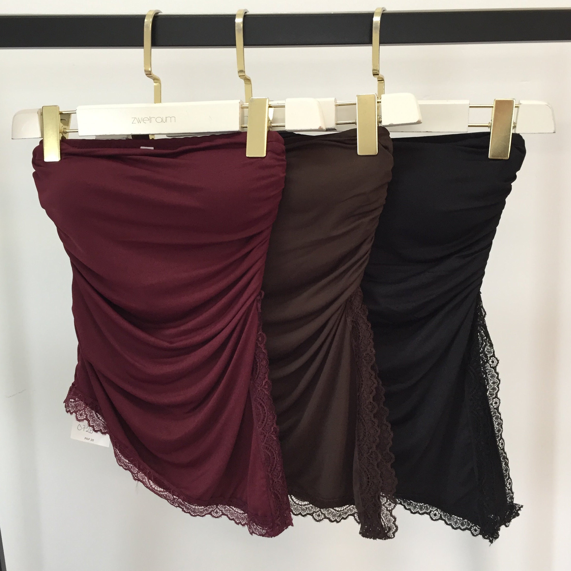 Tube Top mit seitlichem Schlitz & Lace Detail
