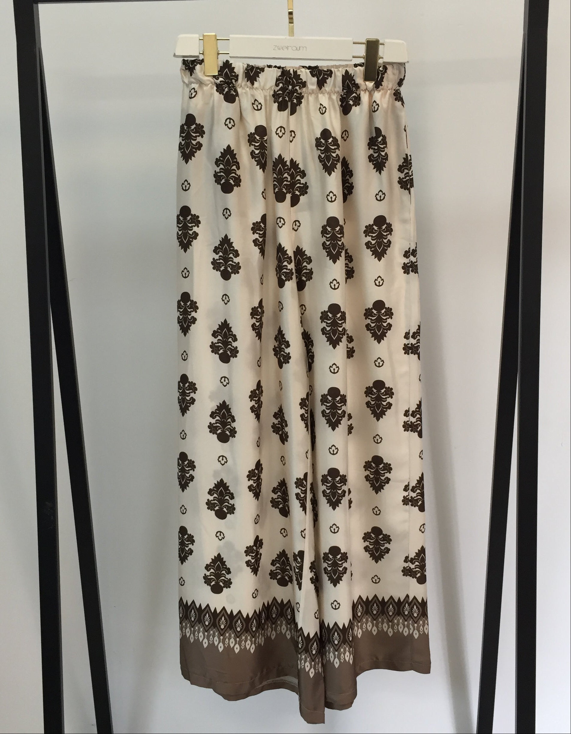 Flowy Hose Ornaments