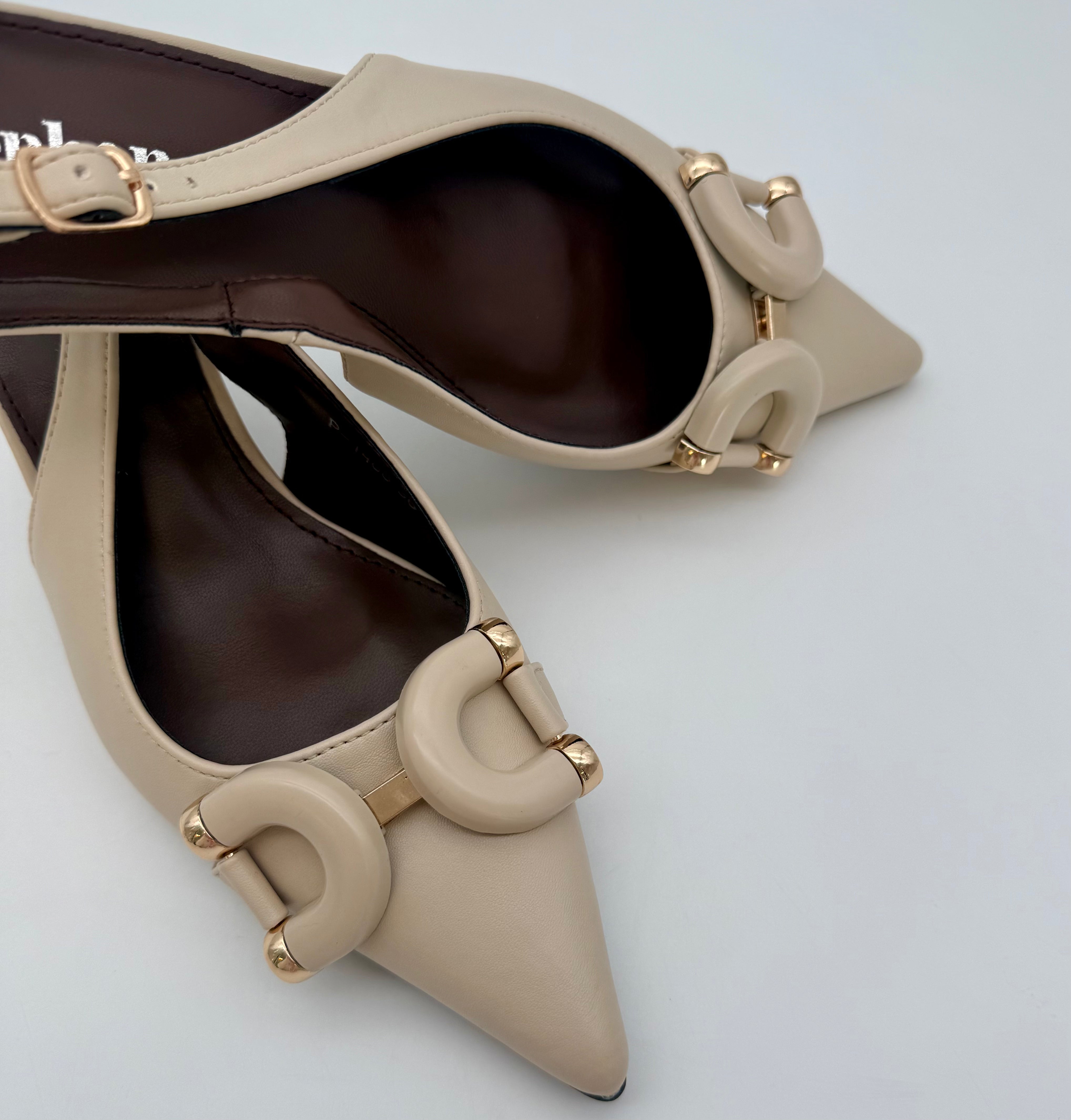 Sling Pumps mit Schnalle