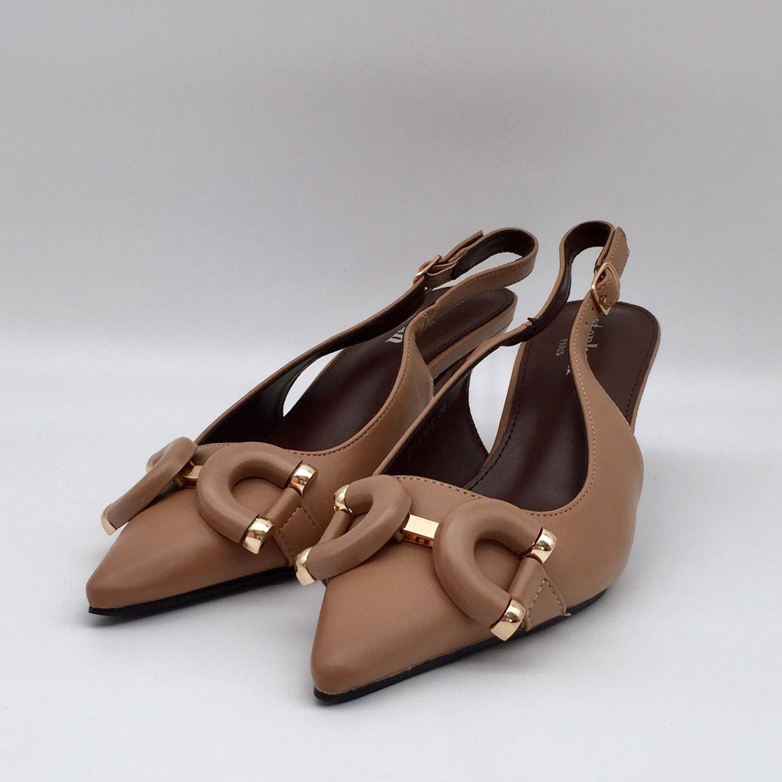 Pointy Sling Pumps mit Schnalle